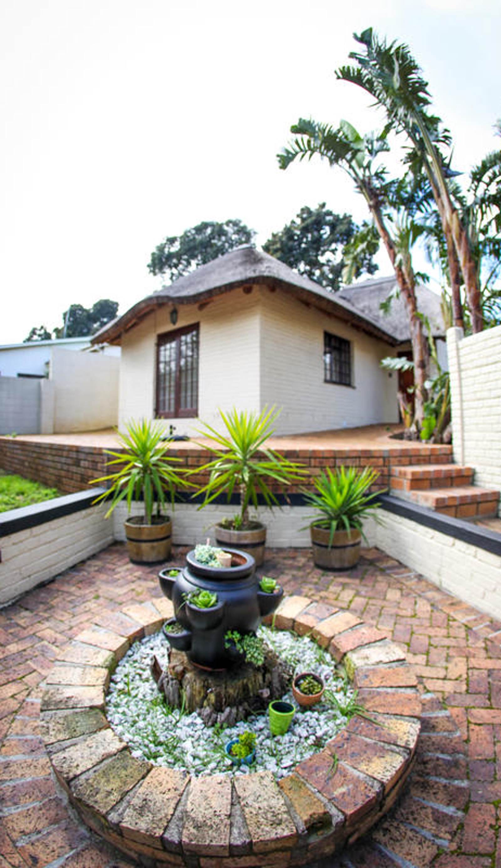 Winelands Villa Guesthouse and Cottages