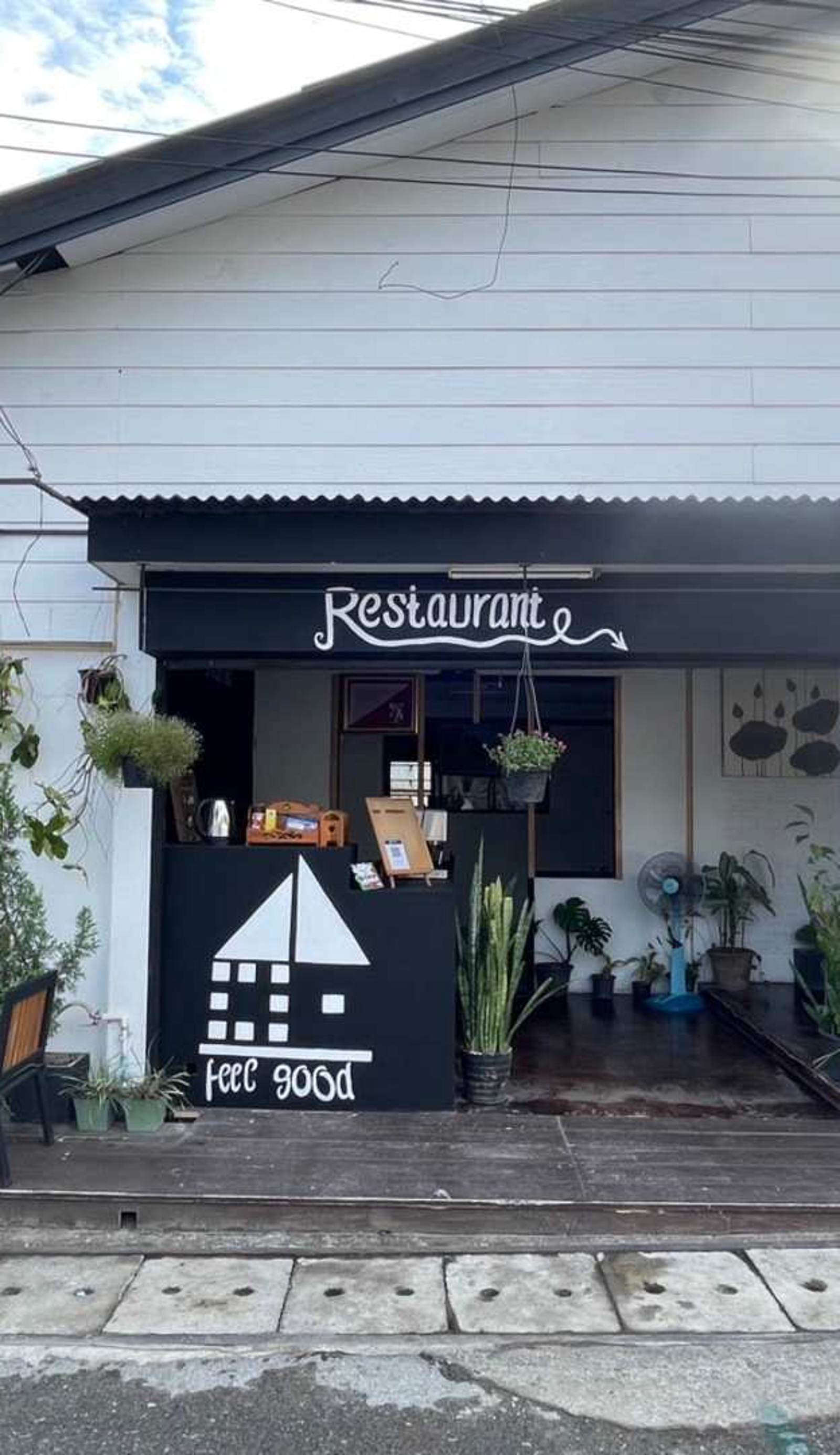 Feel Good Hostel