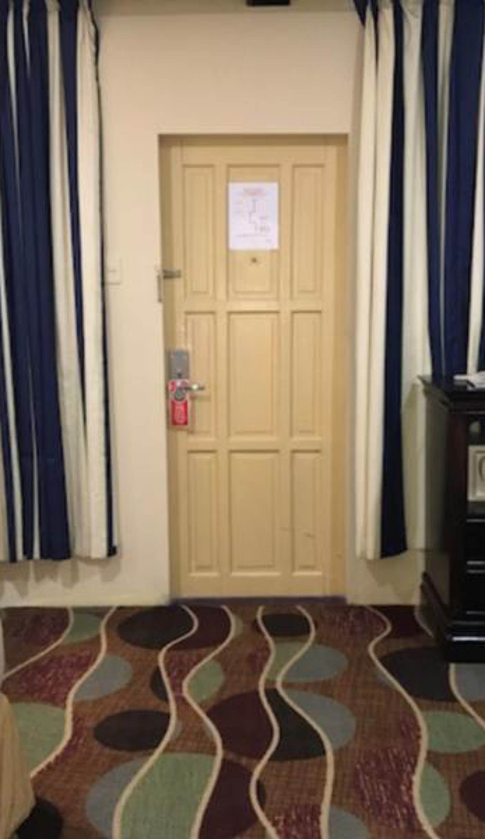 Airport Suites Hotel