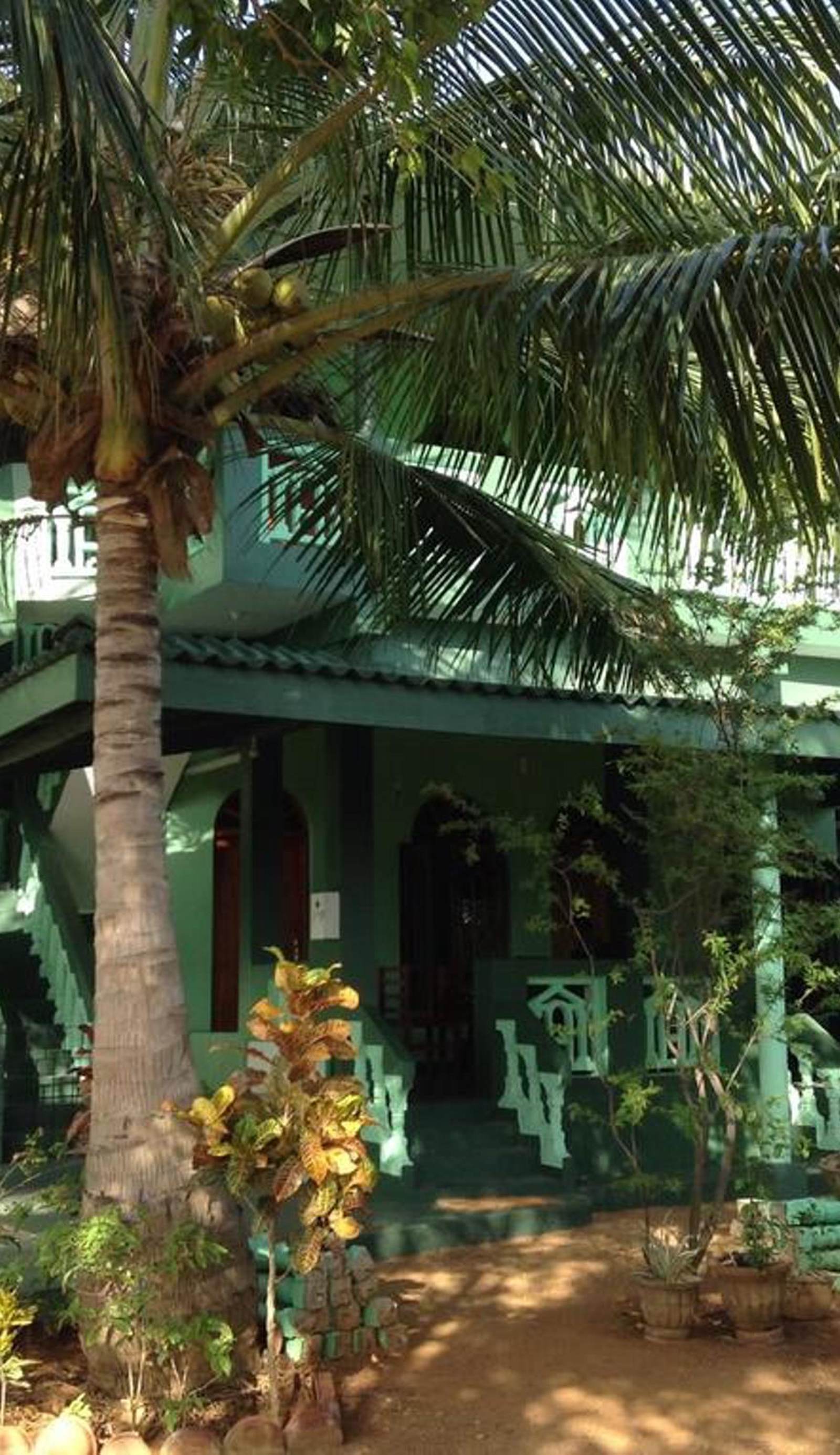 Lagoon Inn