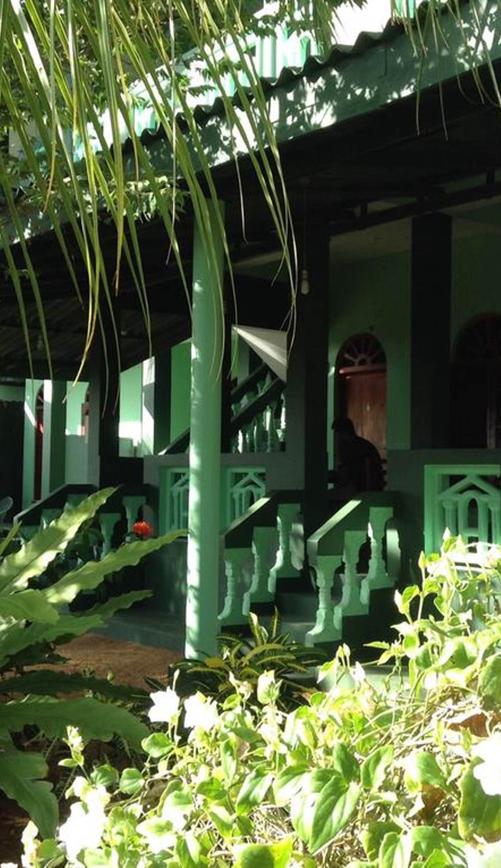 Lagoon Inn