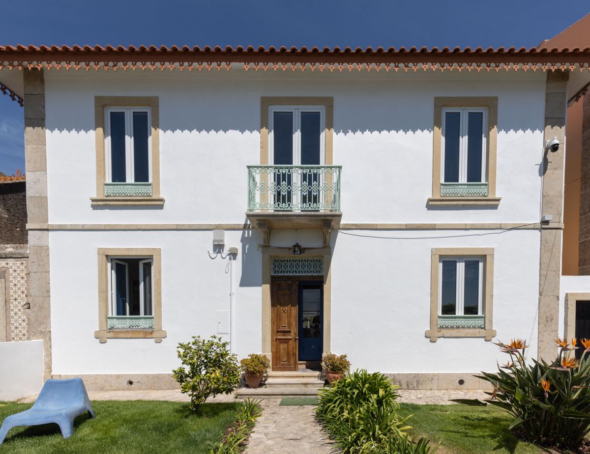 Surf Lisbon - House & School photo 1