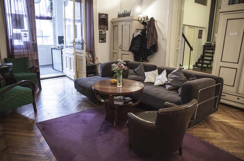 Baroque Hostel & Coworking photo 3