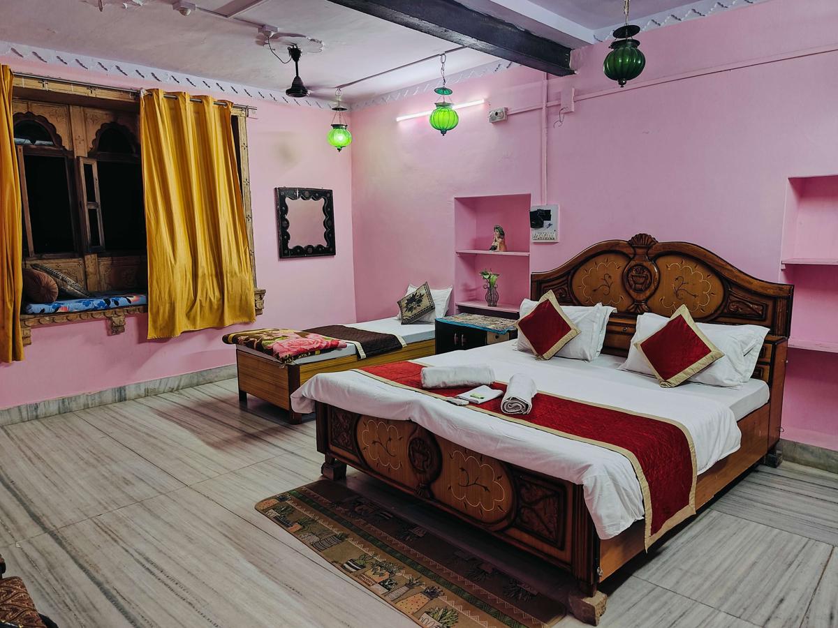 Nomadic Backpackers Hostel photo 2