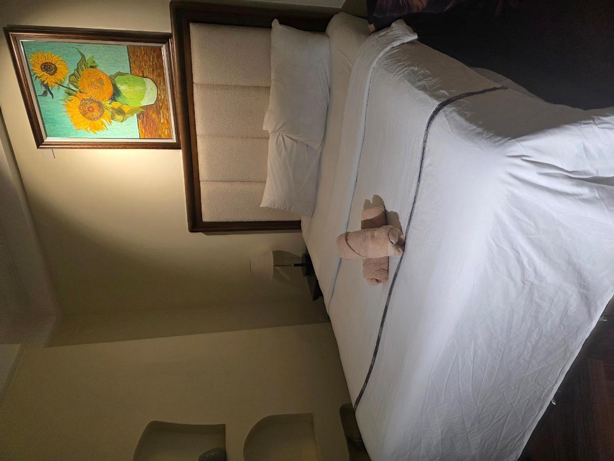 9 Hostel and Suites photo 6