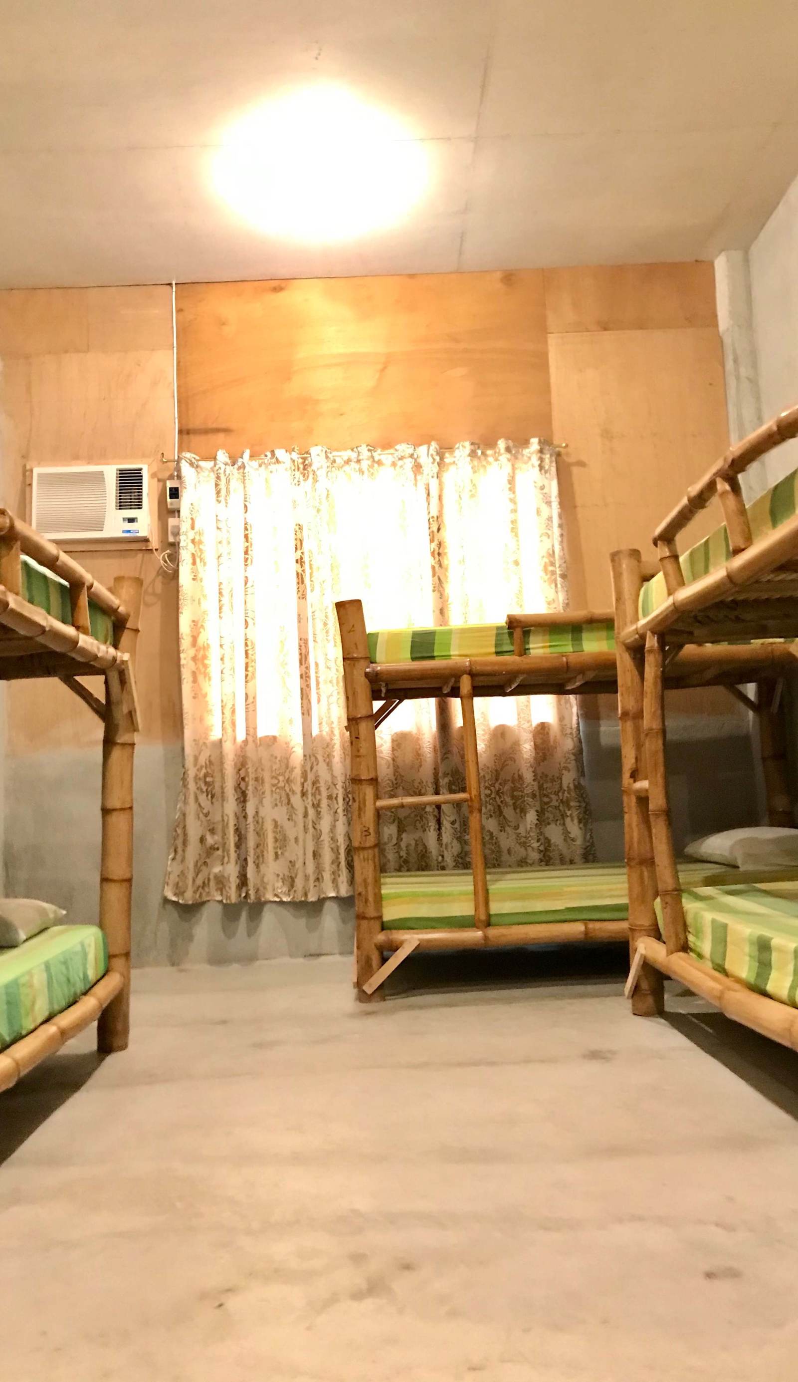 Sharky Hostel Oslob