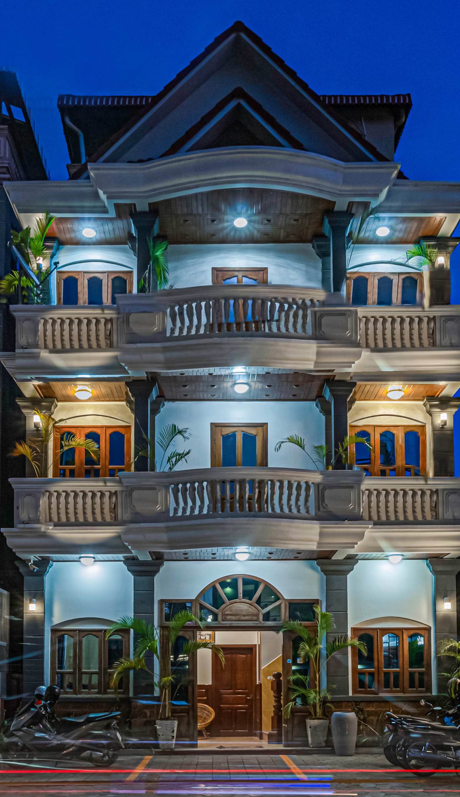 Archaic House