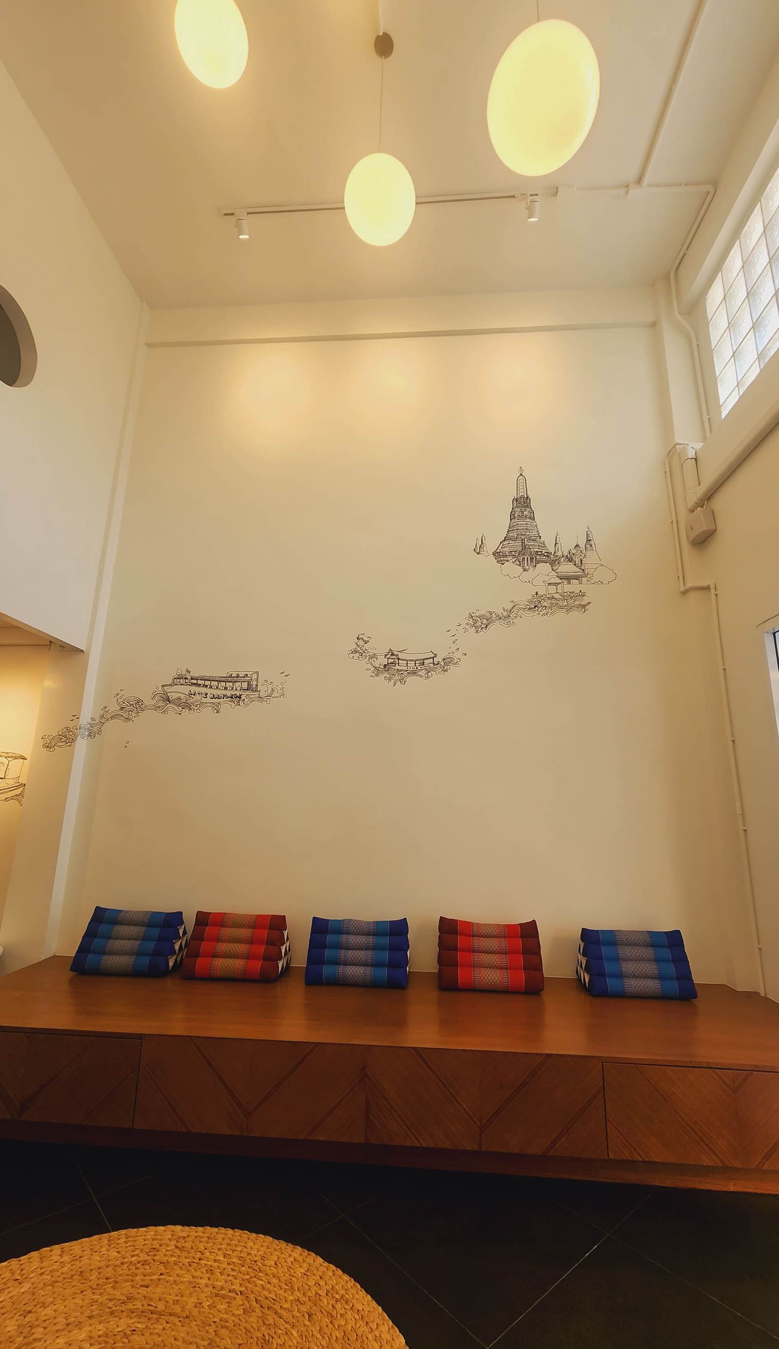 Line Bangkok Hostel