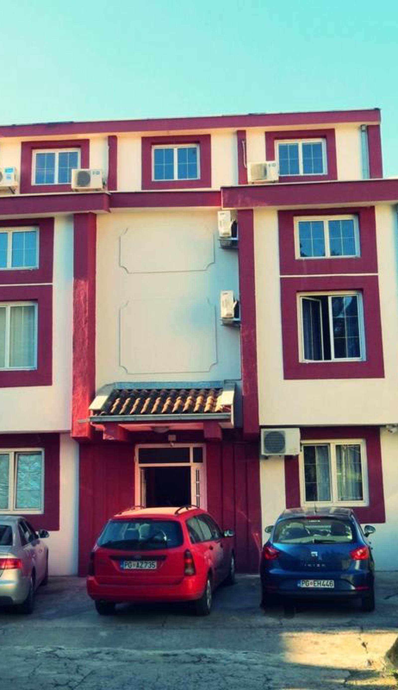 Explorer Podgorica private rooms and dorms