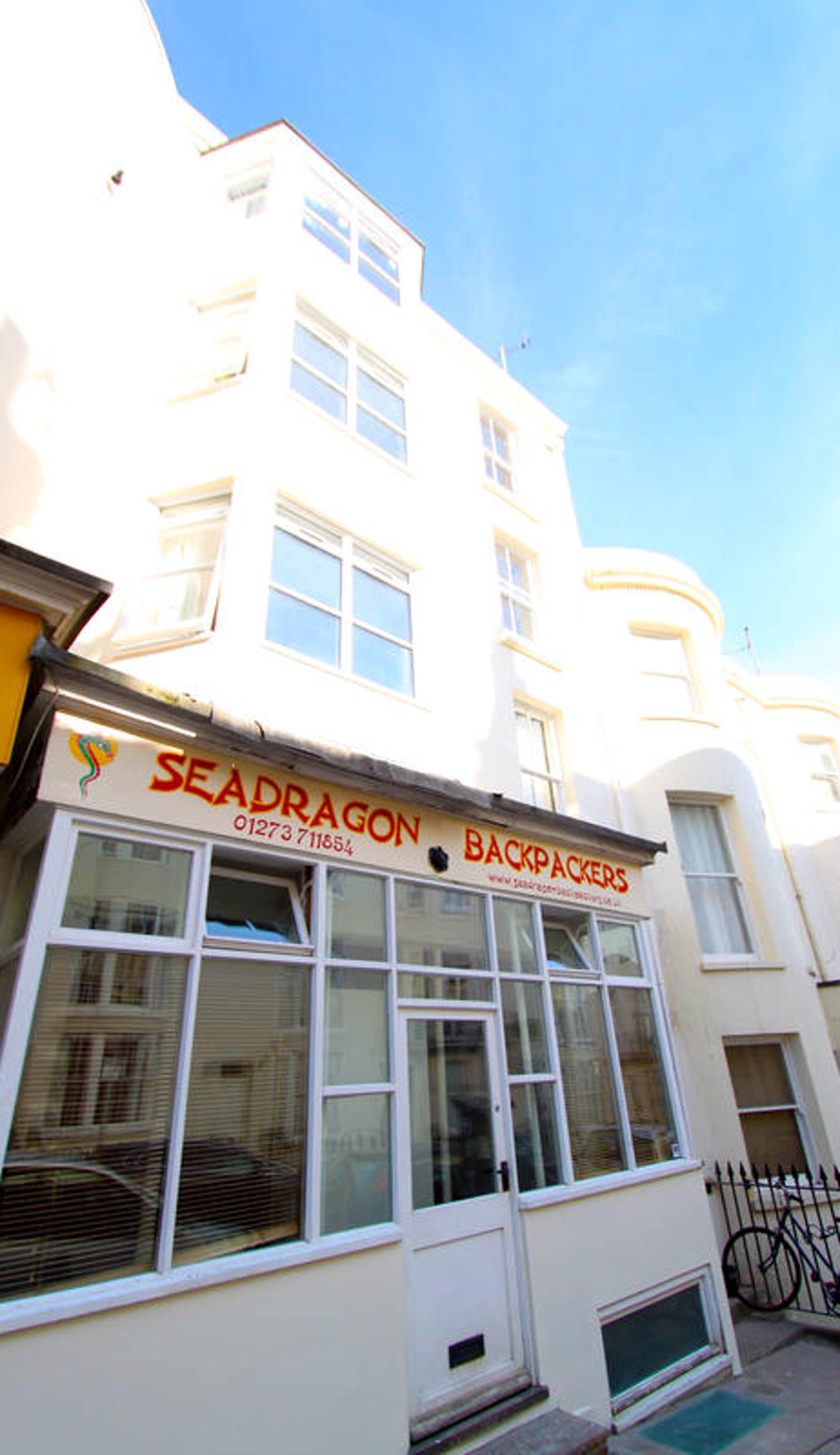 Seadragon Backpackers