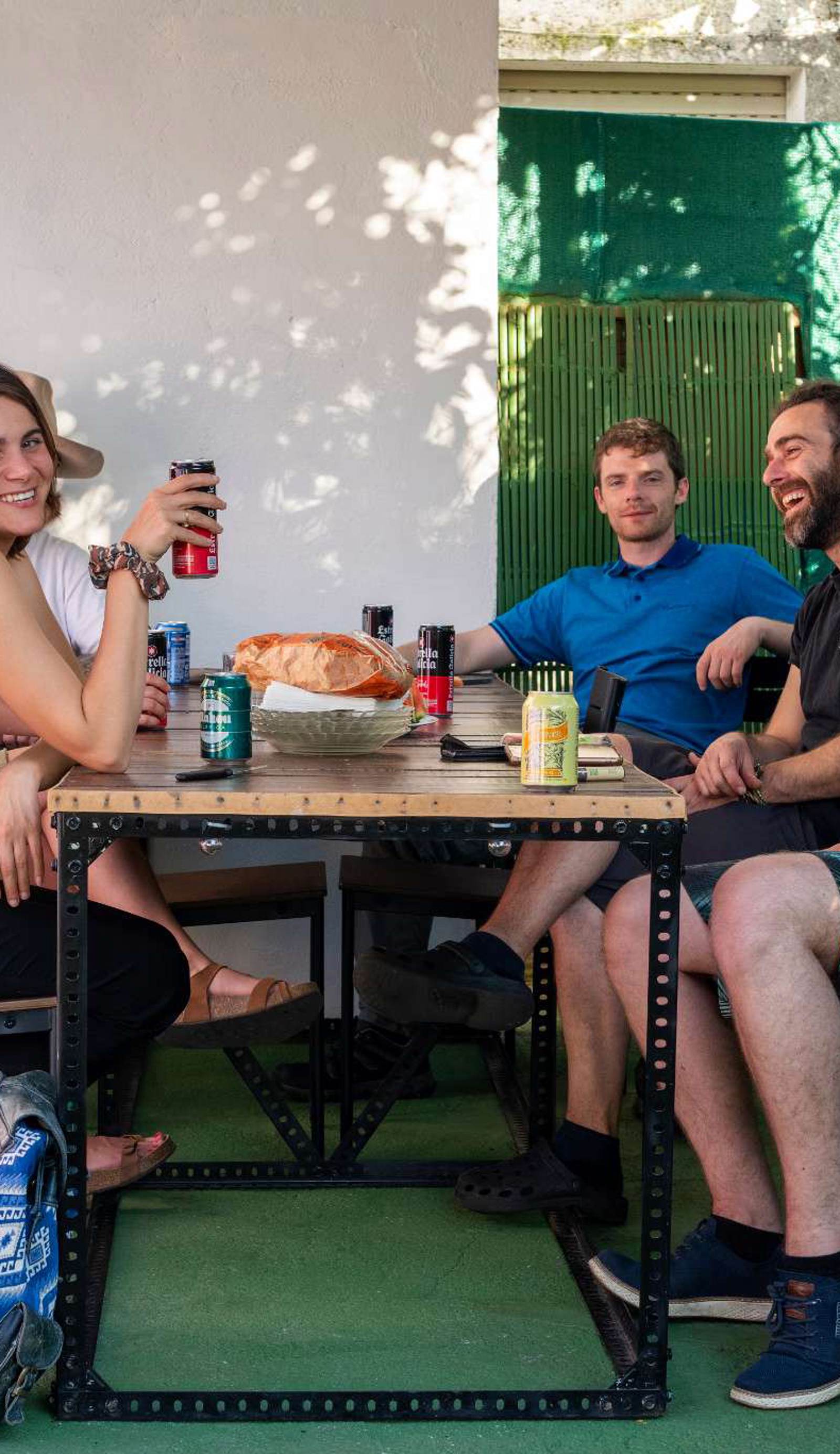 Meiga Backpackers