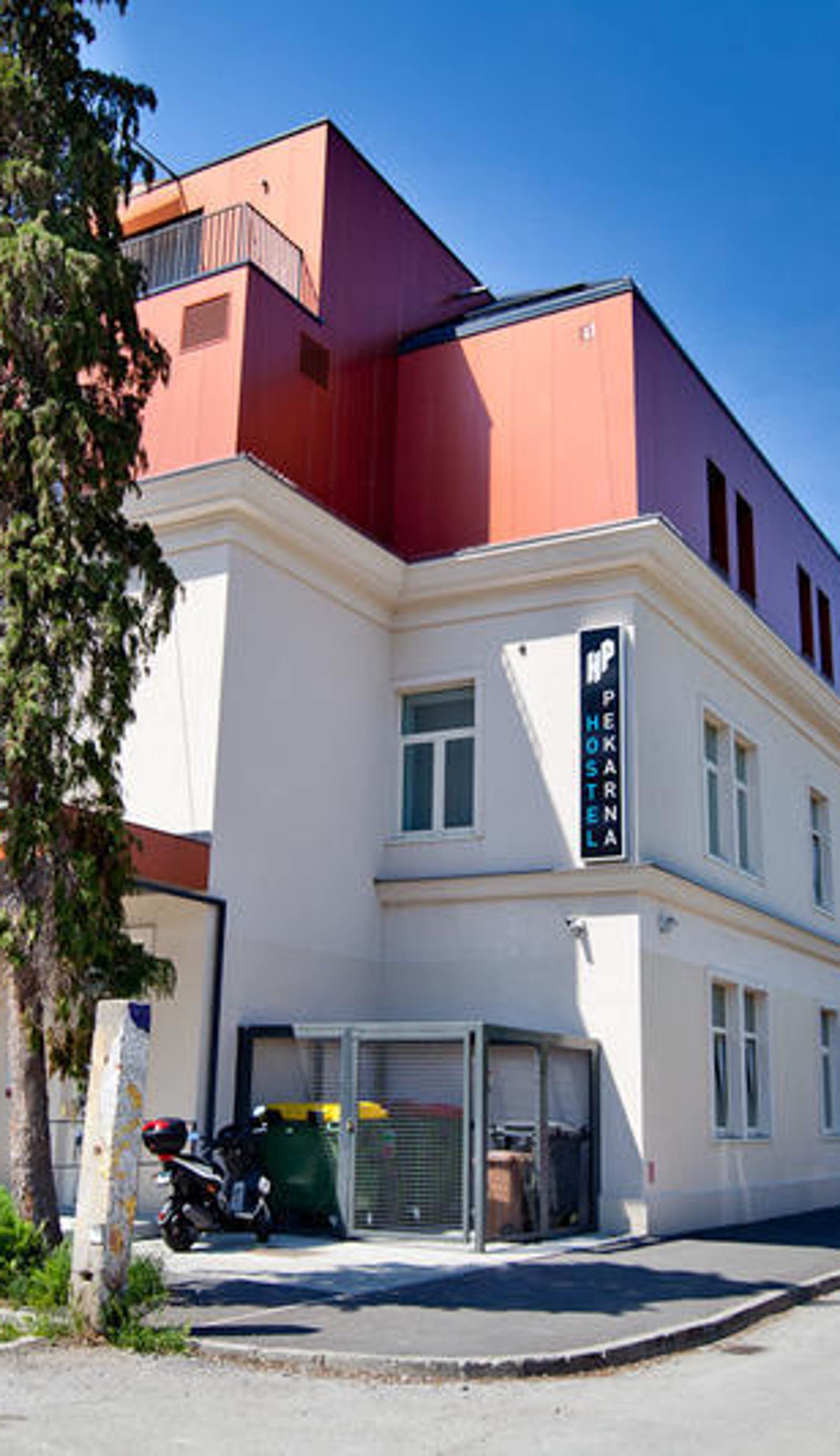 Hostel Pekarna