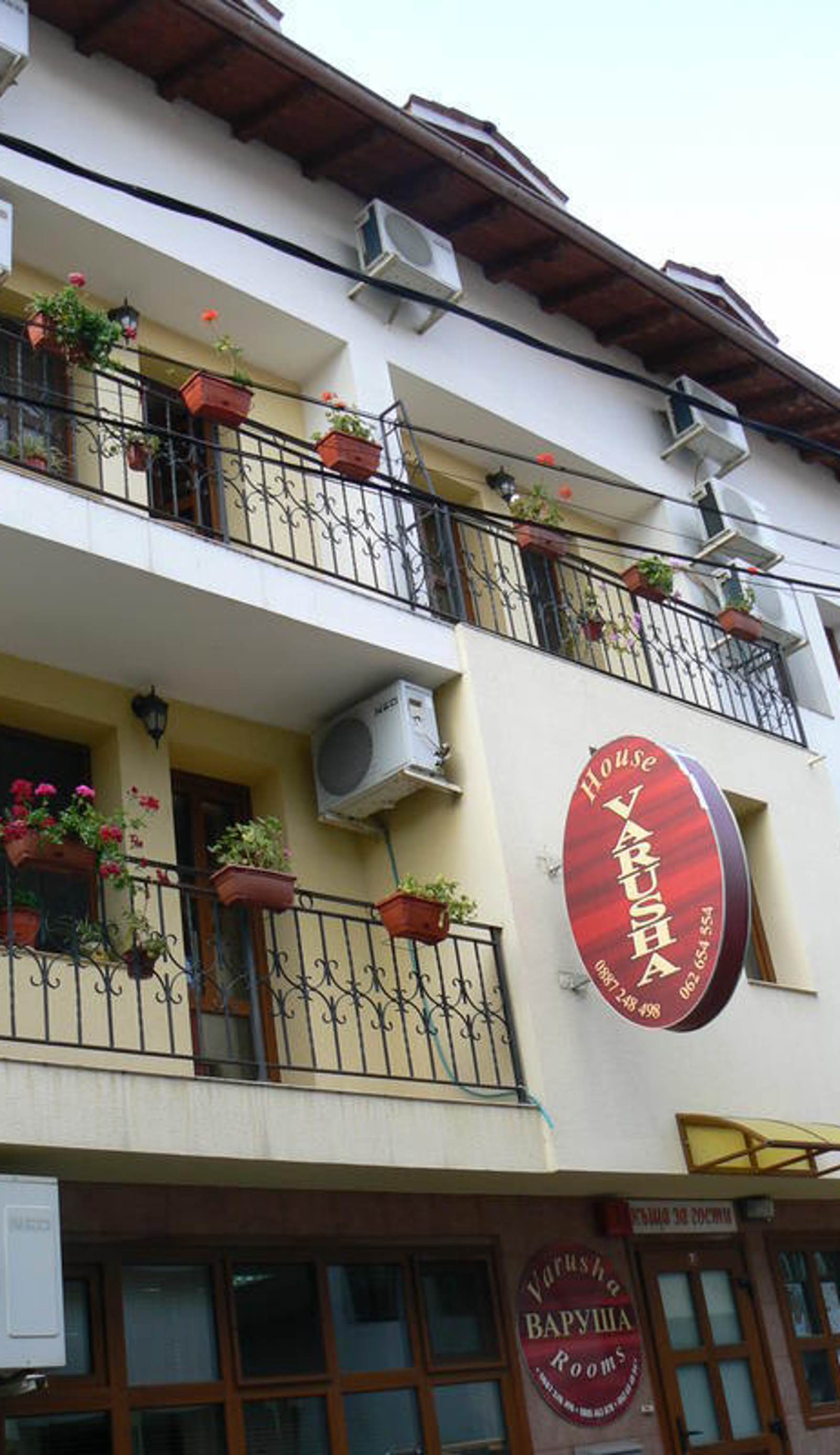 Hotel Varusha