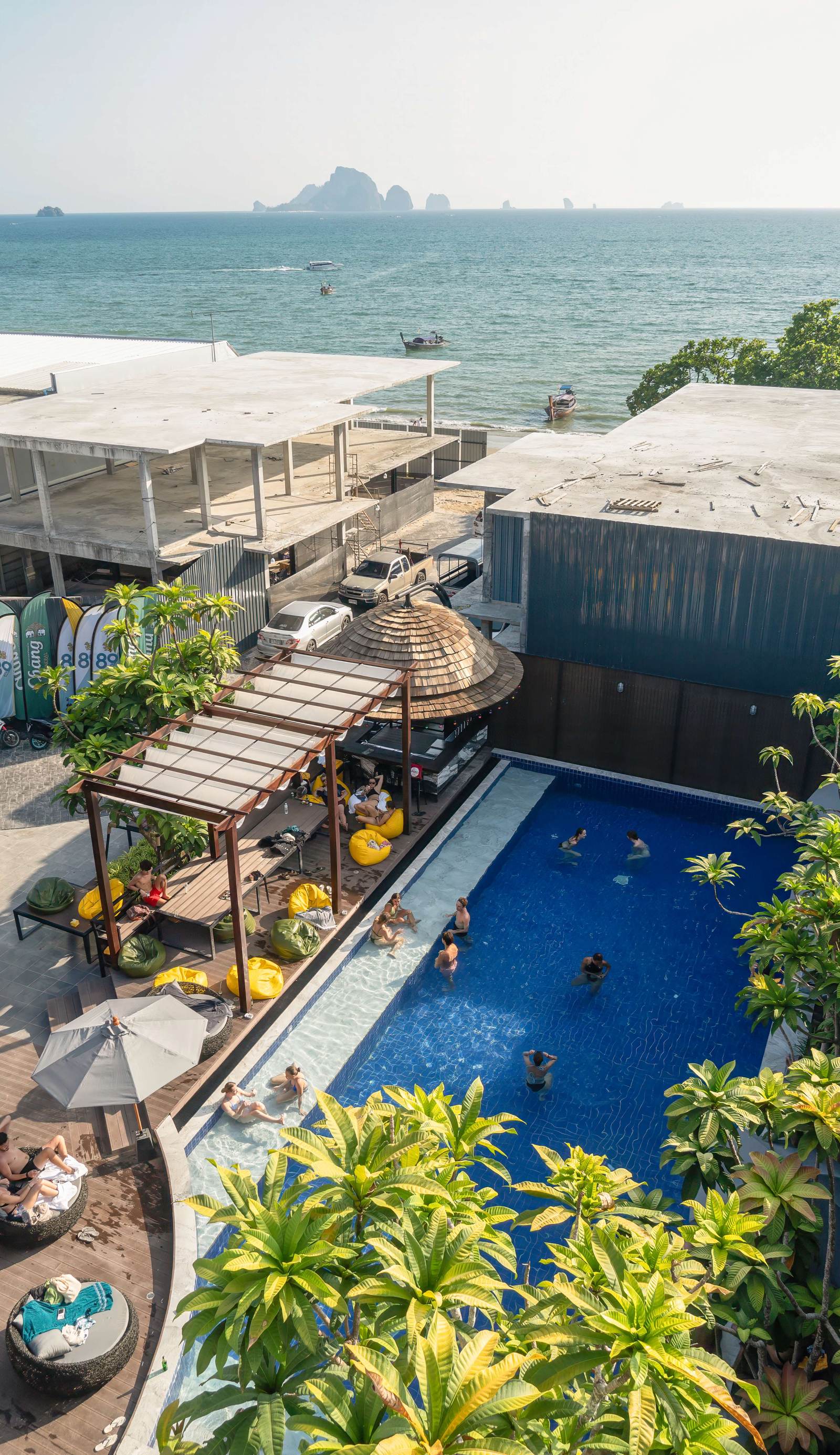 Sea Beach Hostel & Club (AoNang Beachfront)