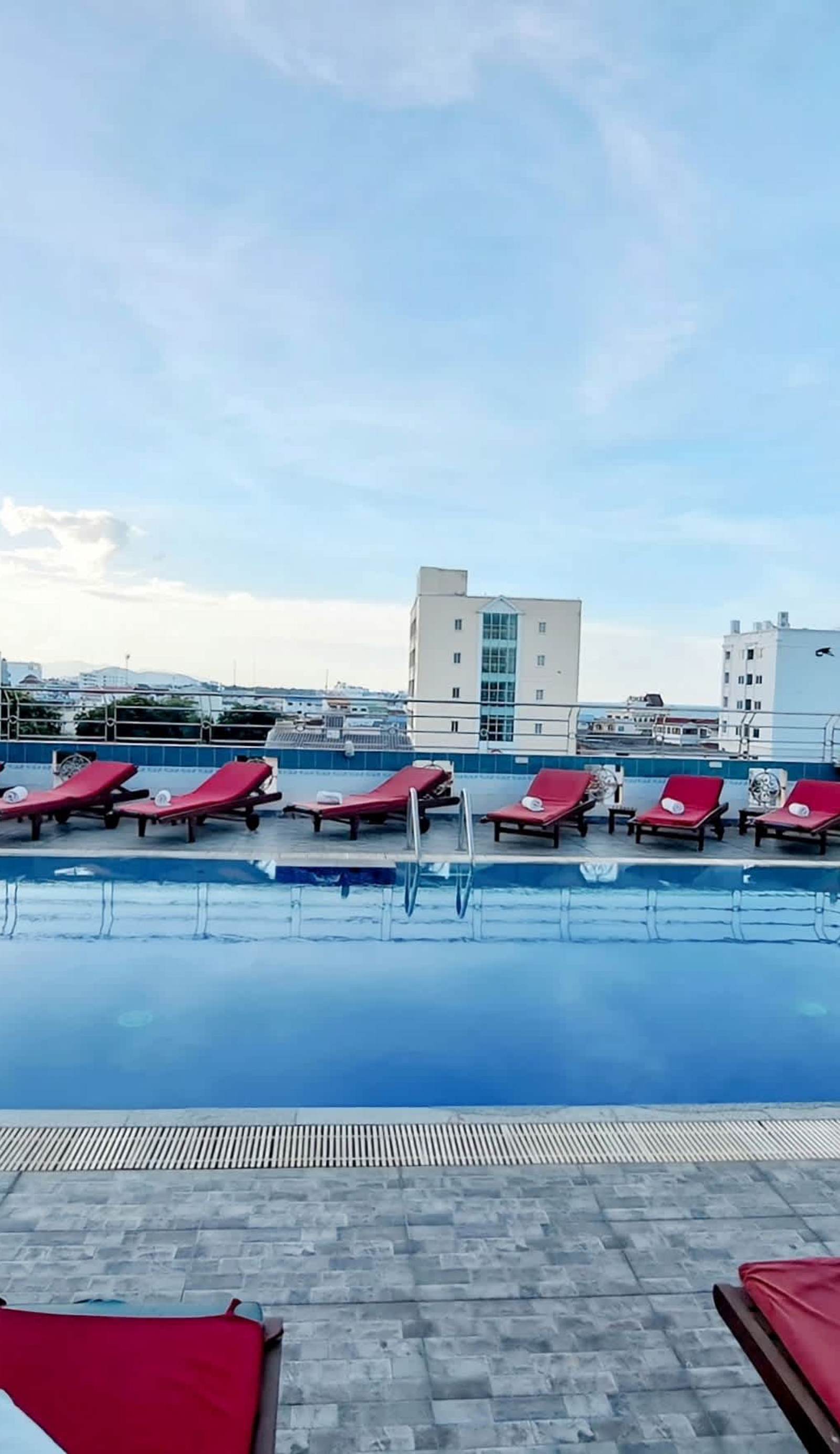 Thipurai City Hotel