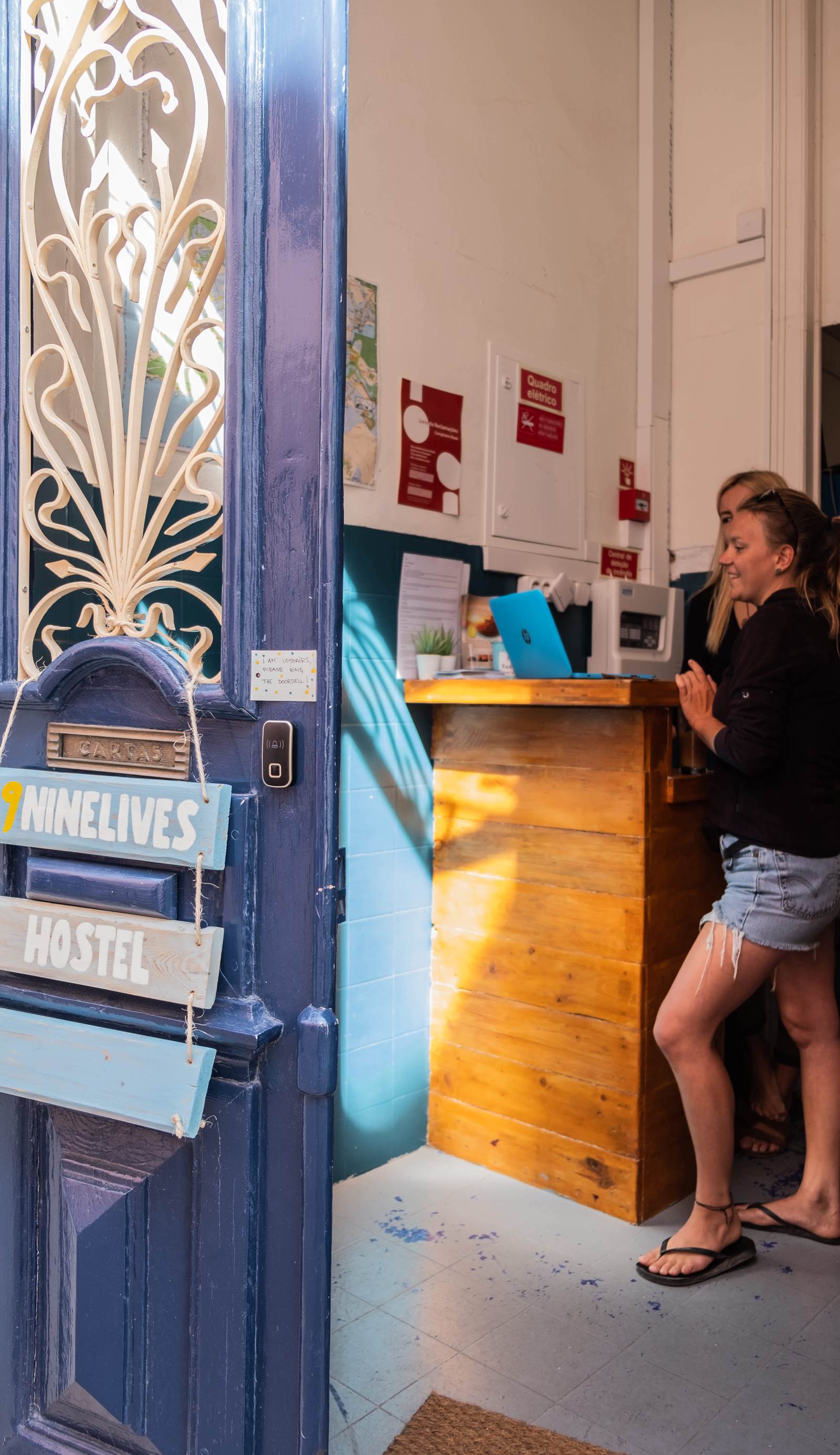 9Ninelives Hostel