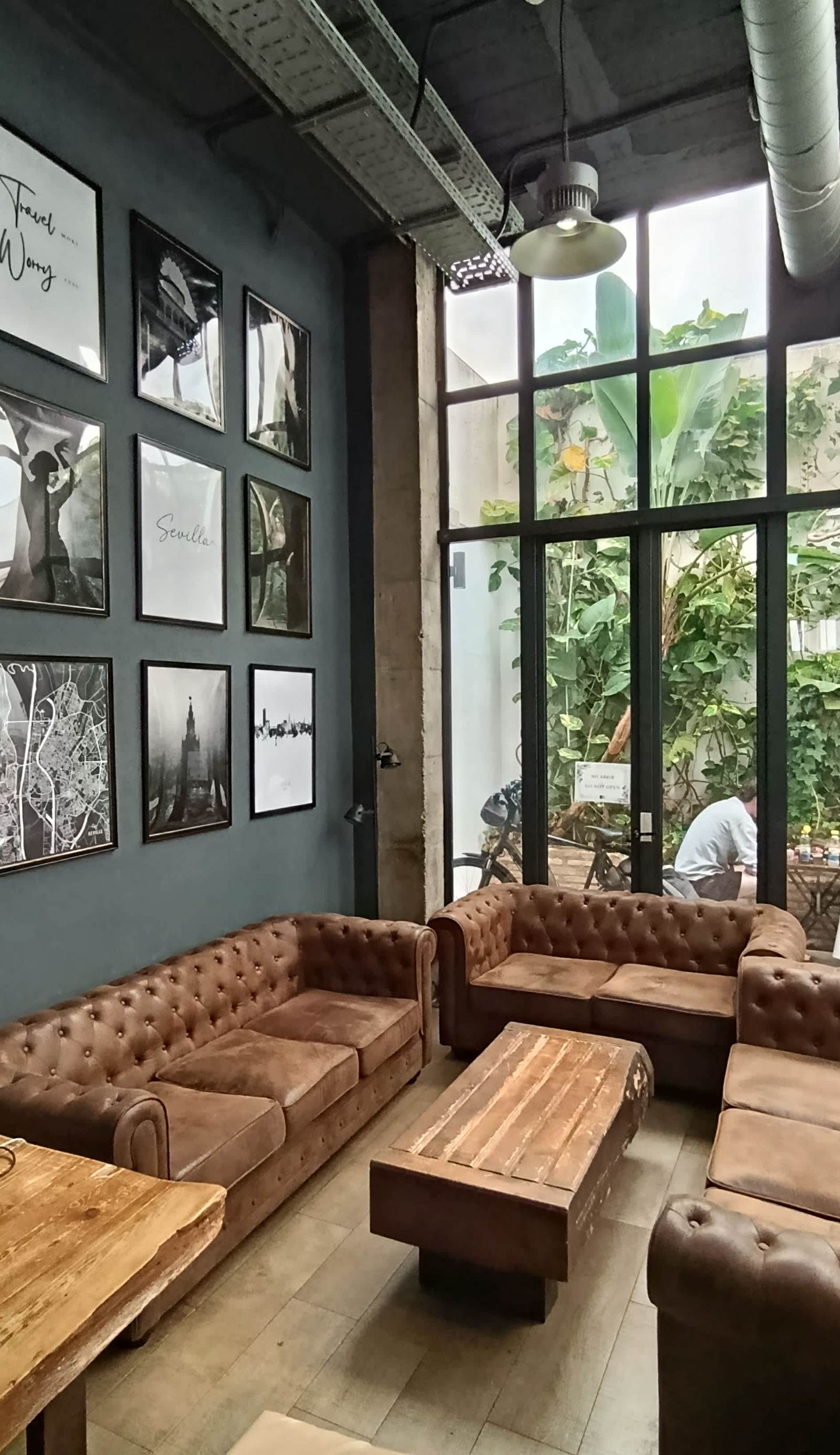 Black Swan Hostel Sevilla