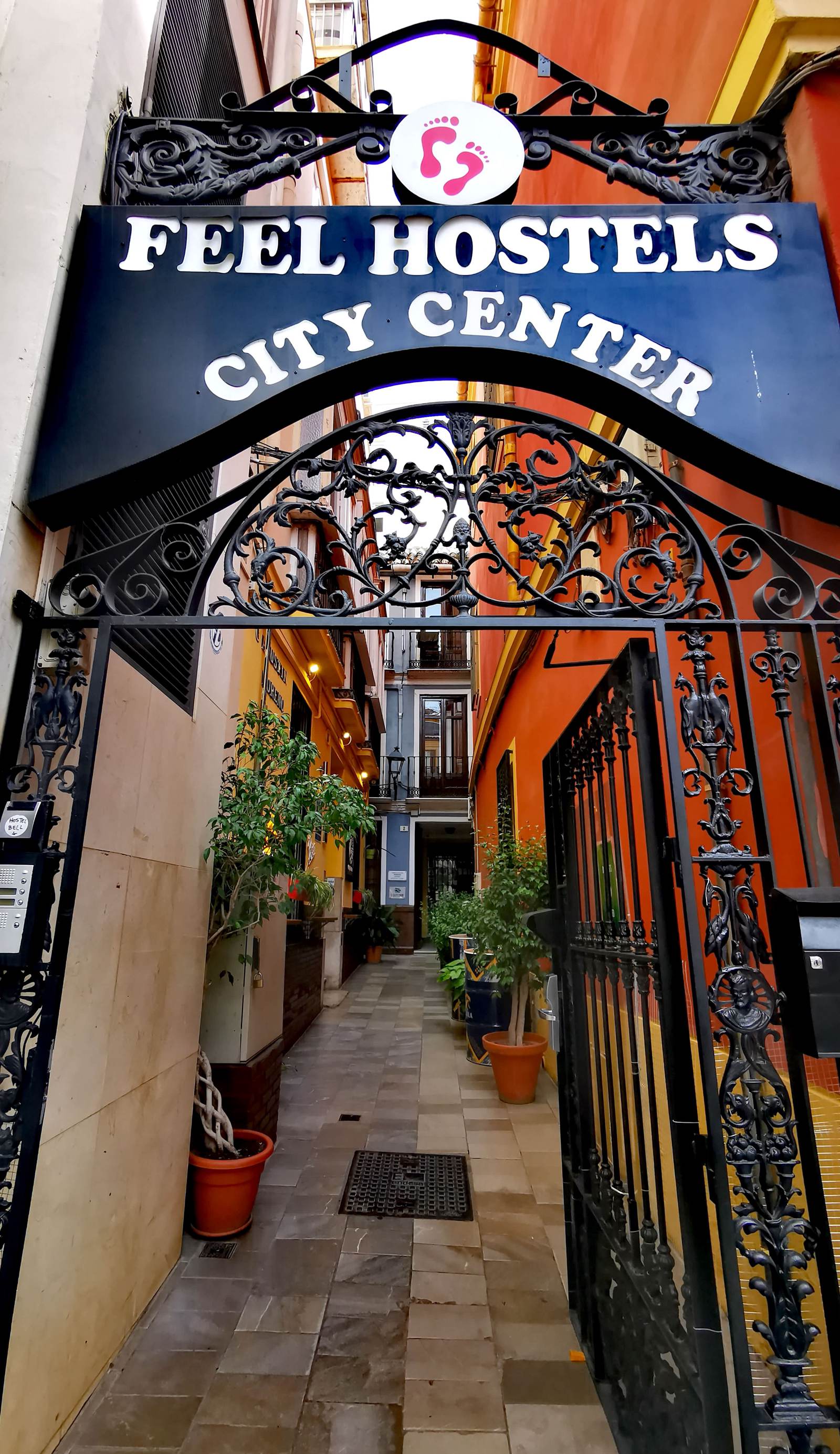 Feel Hostels City Center