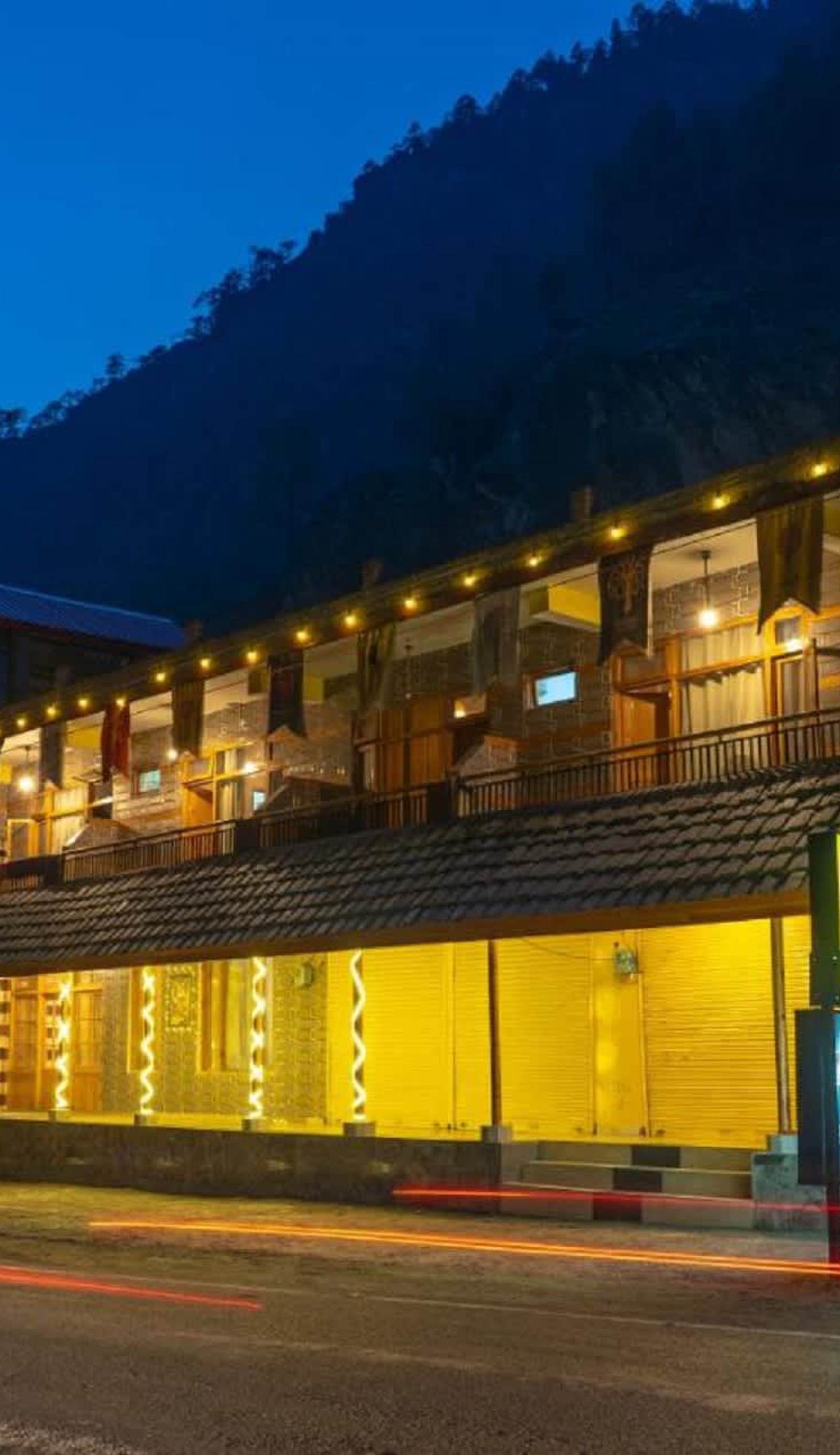Whoopers Hostel Kasol