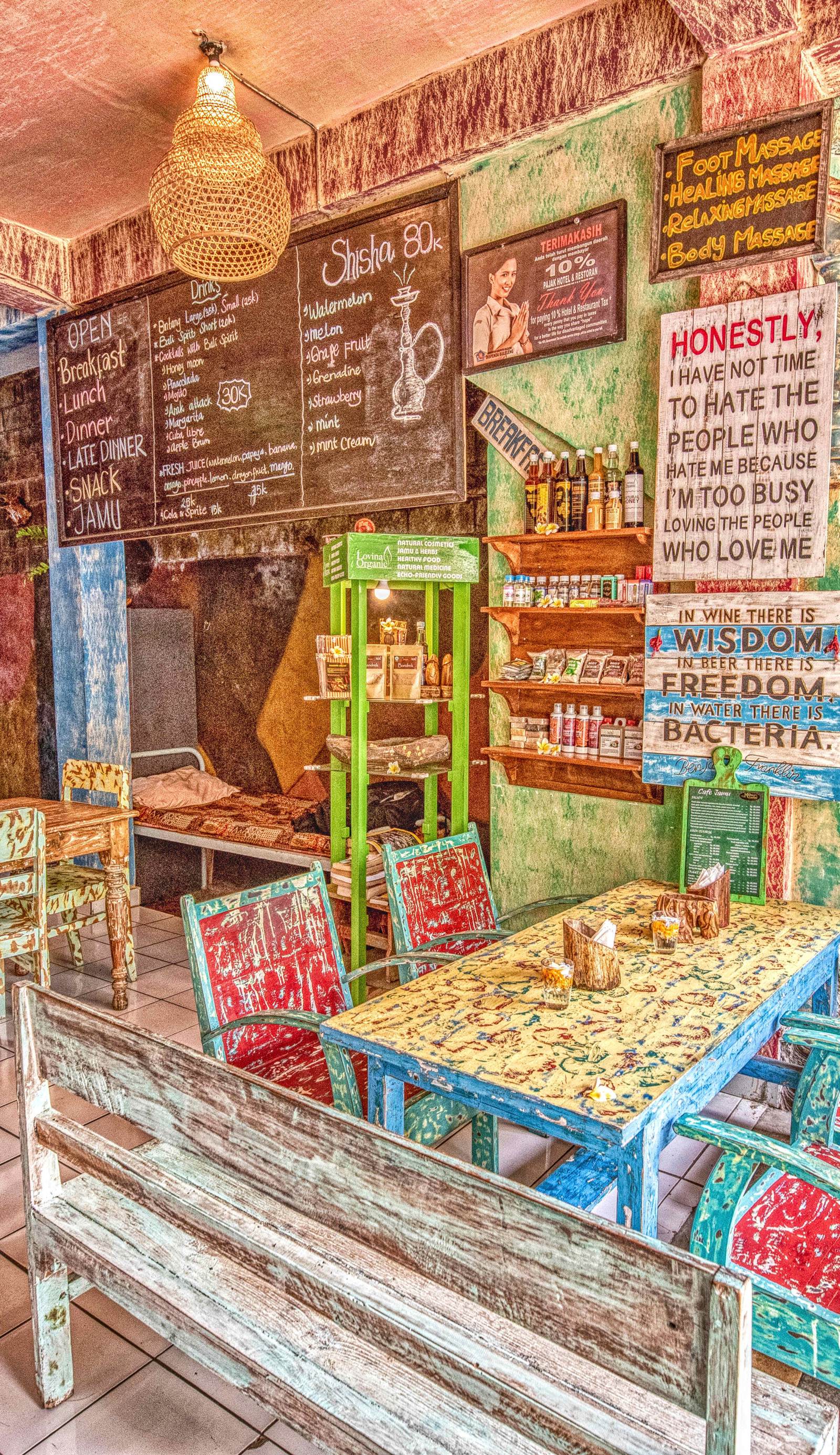 Lovina Central Hostel