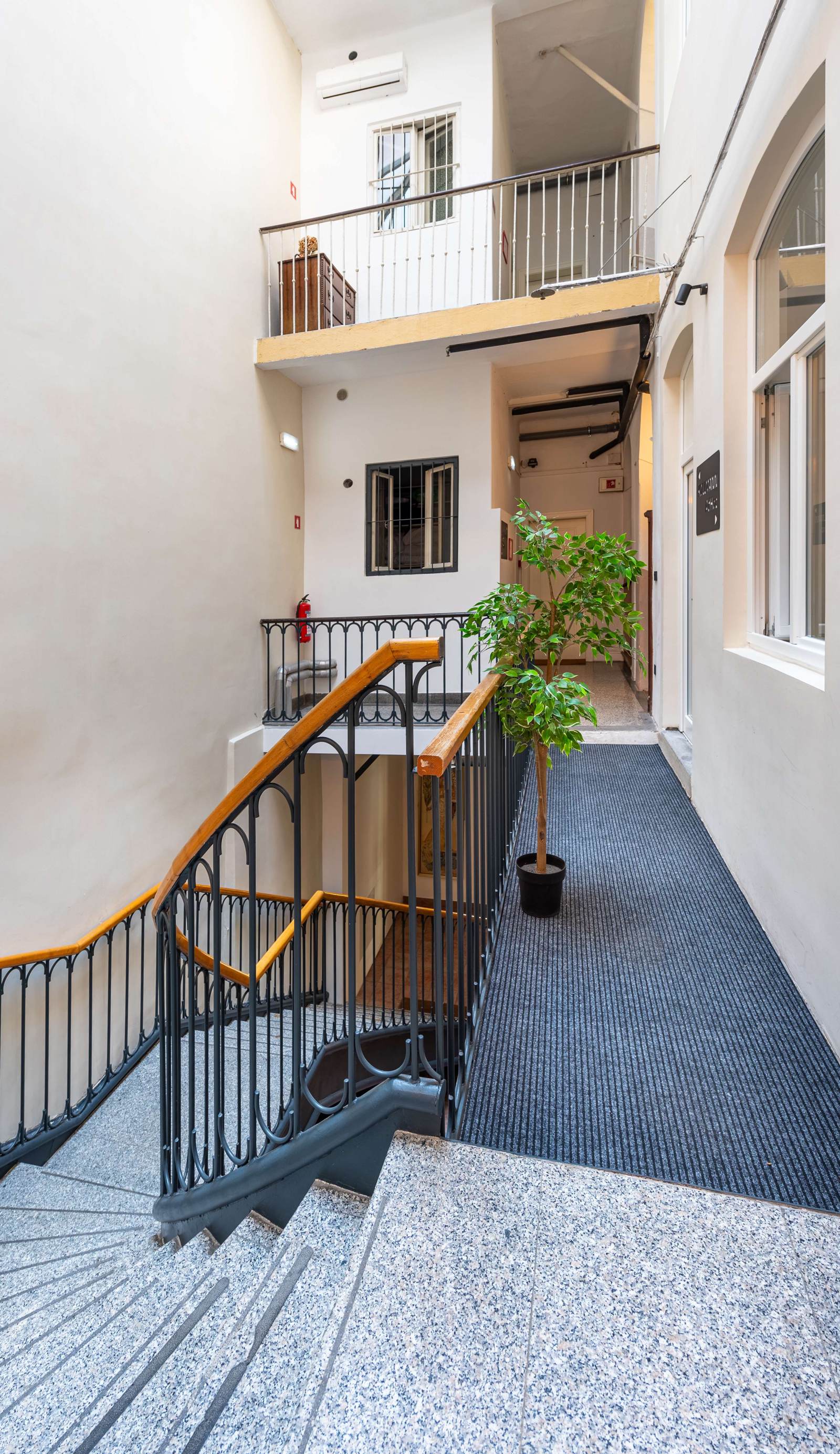 AdHoc Hostel