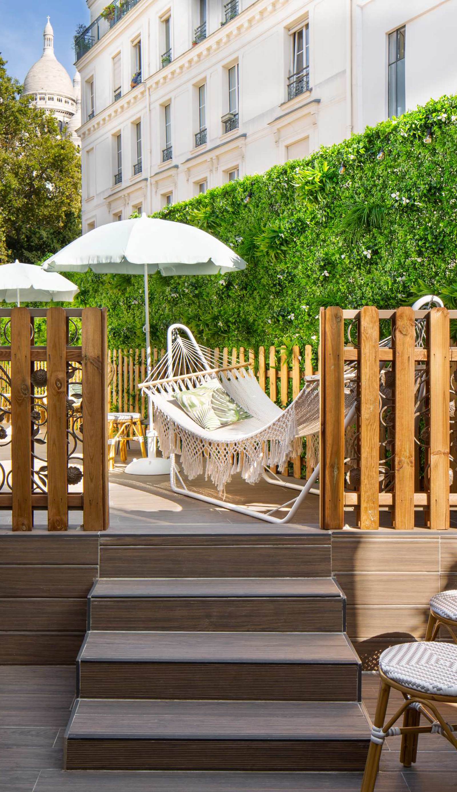 Le Village Montmartre by Hiphophostels