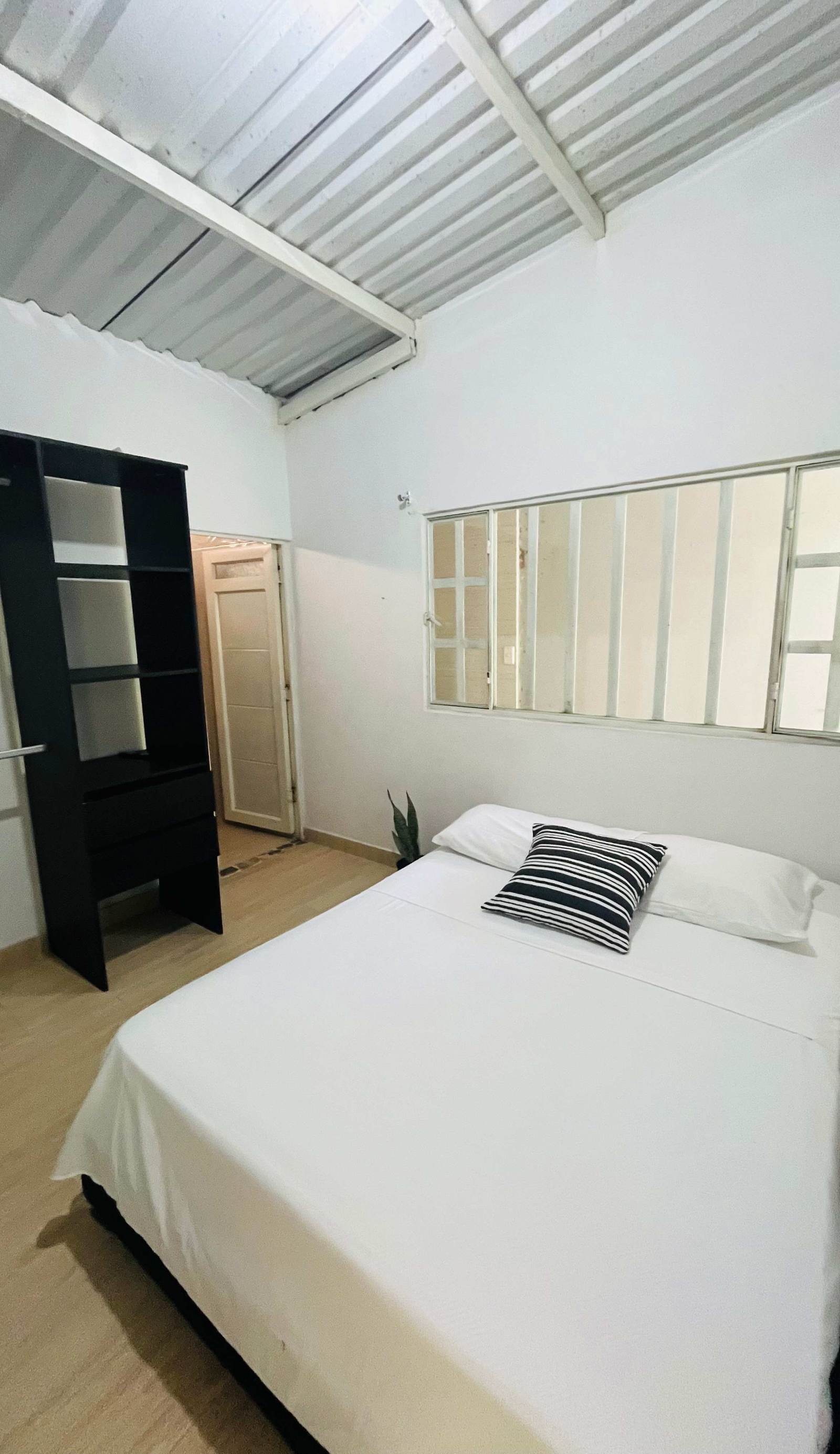 Hostel No Glam Boutique