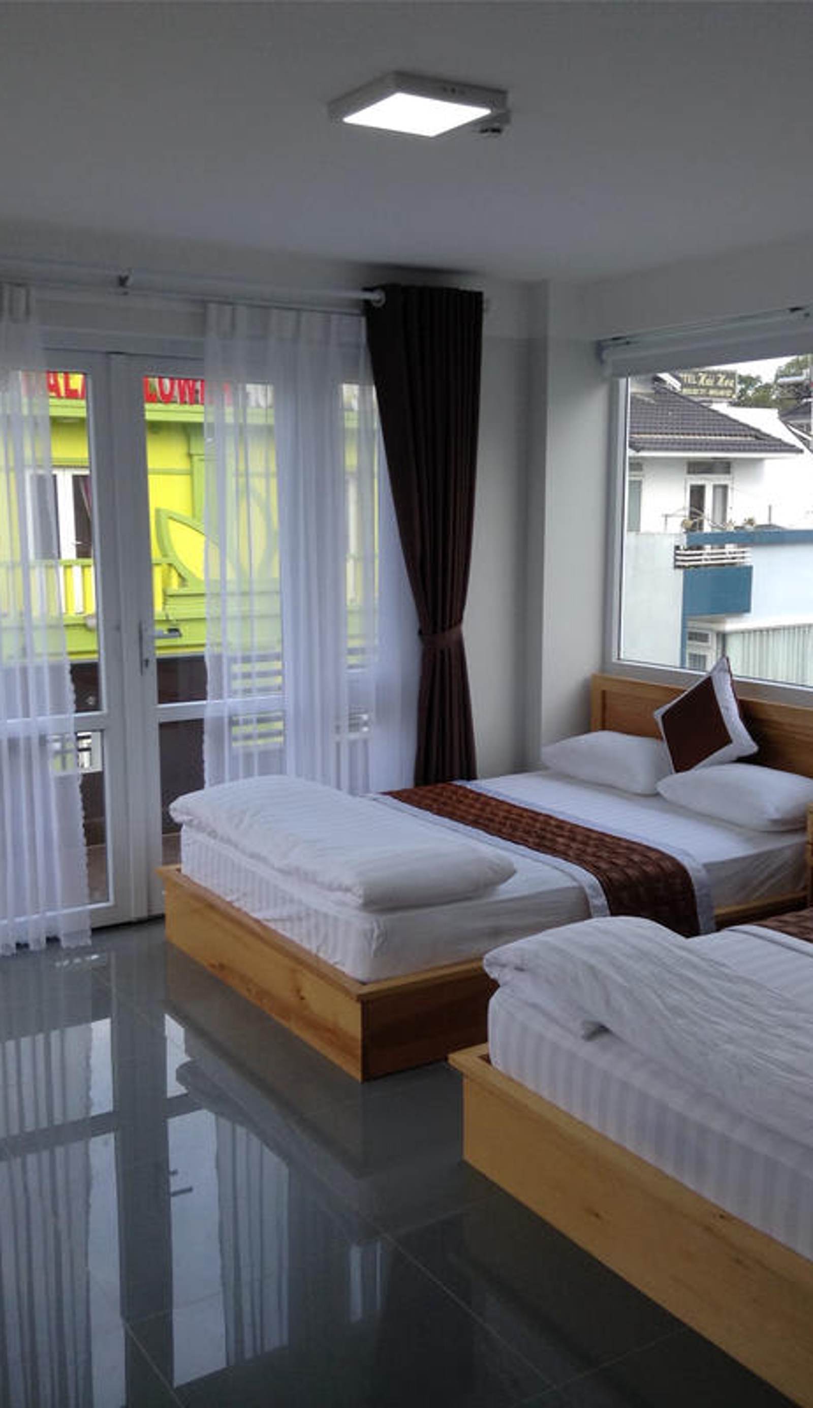 Mr Rot's Secret Stay