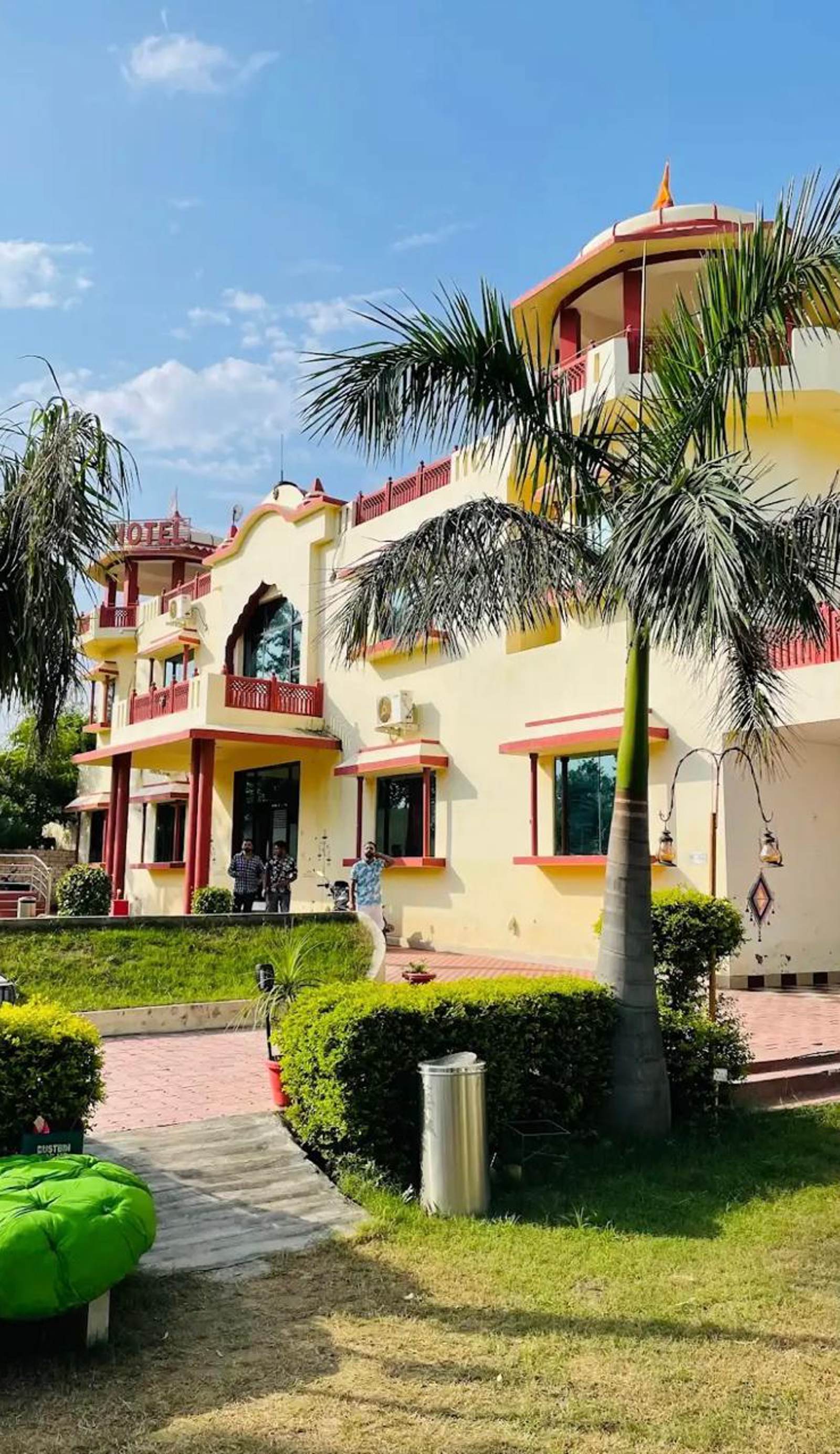The Quila Camps & Resort