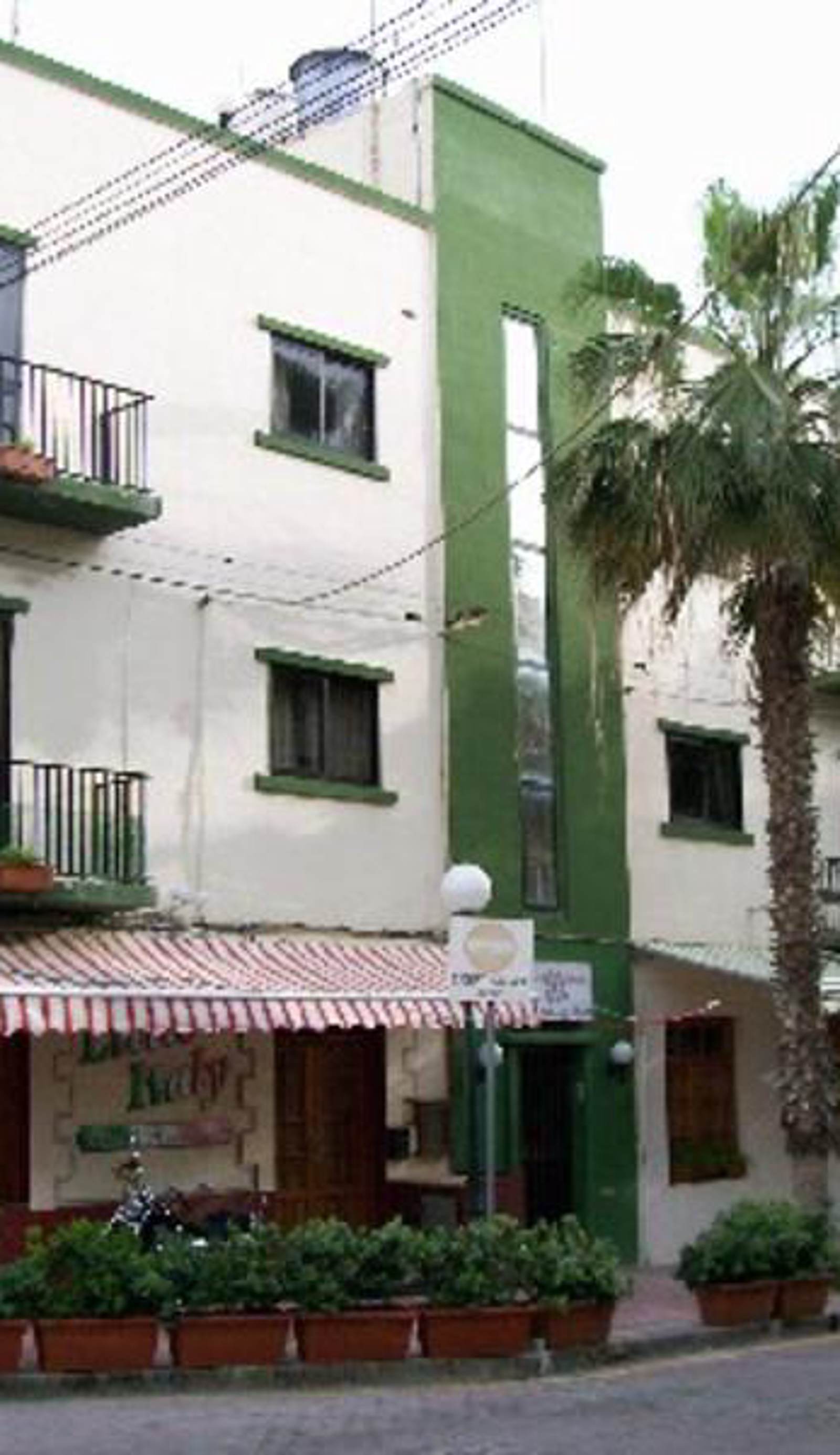 Maltese Cross Guesthouse