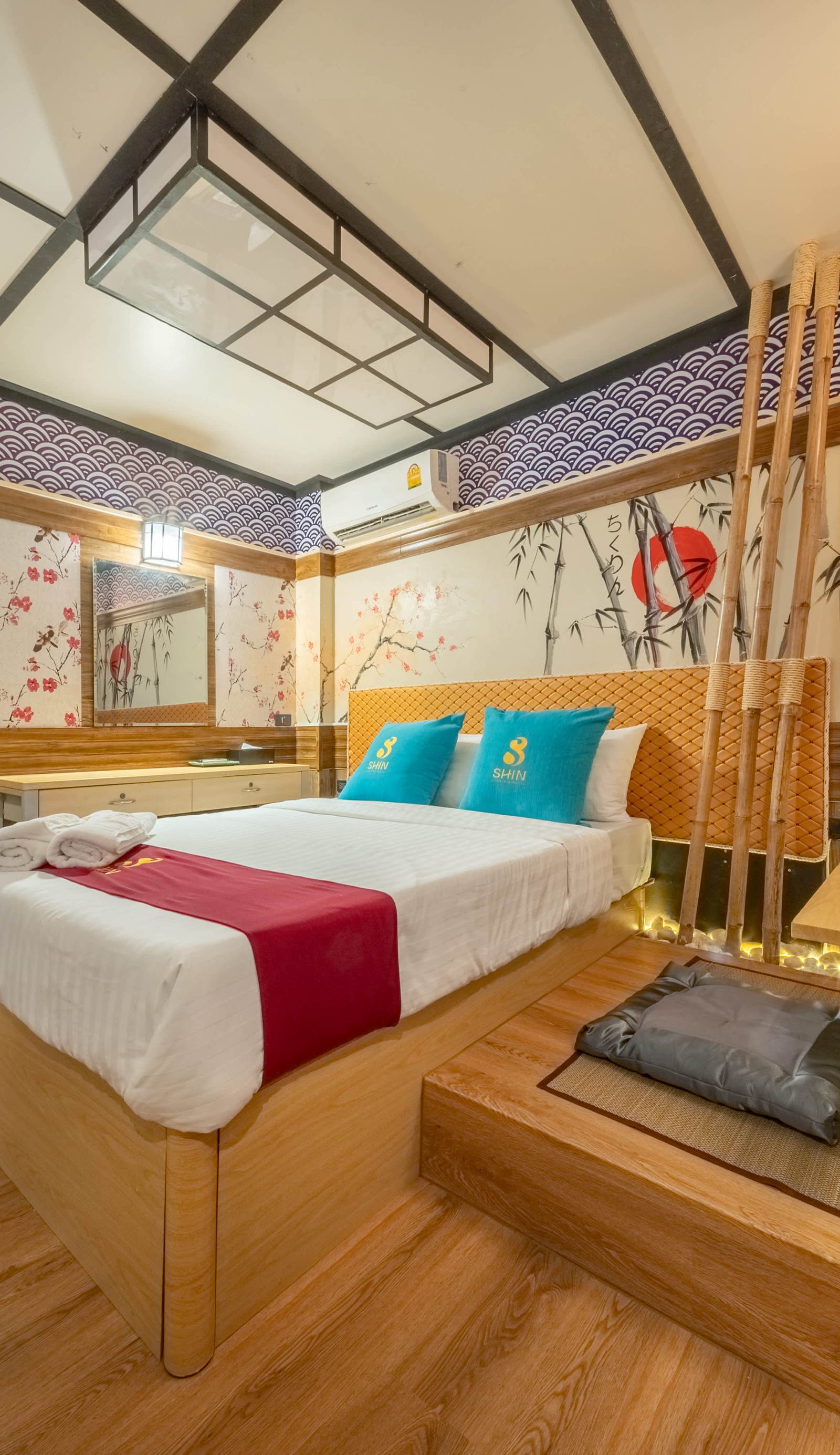 SHIN Hotel Victory Monument