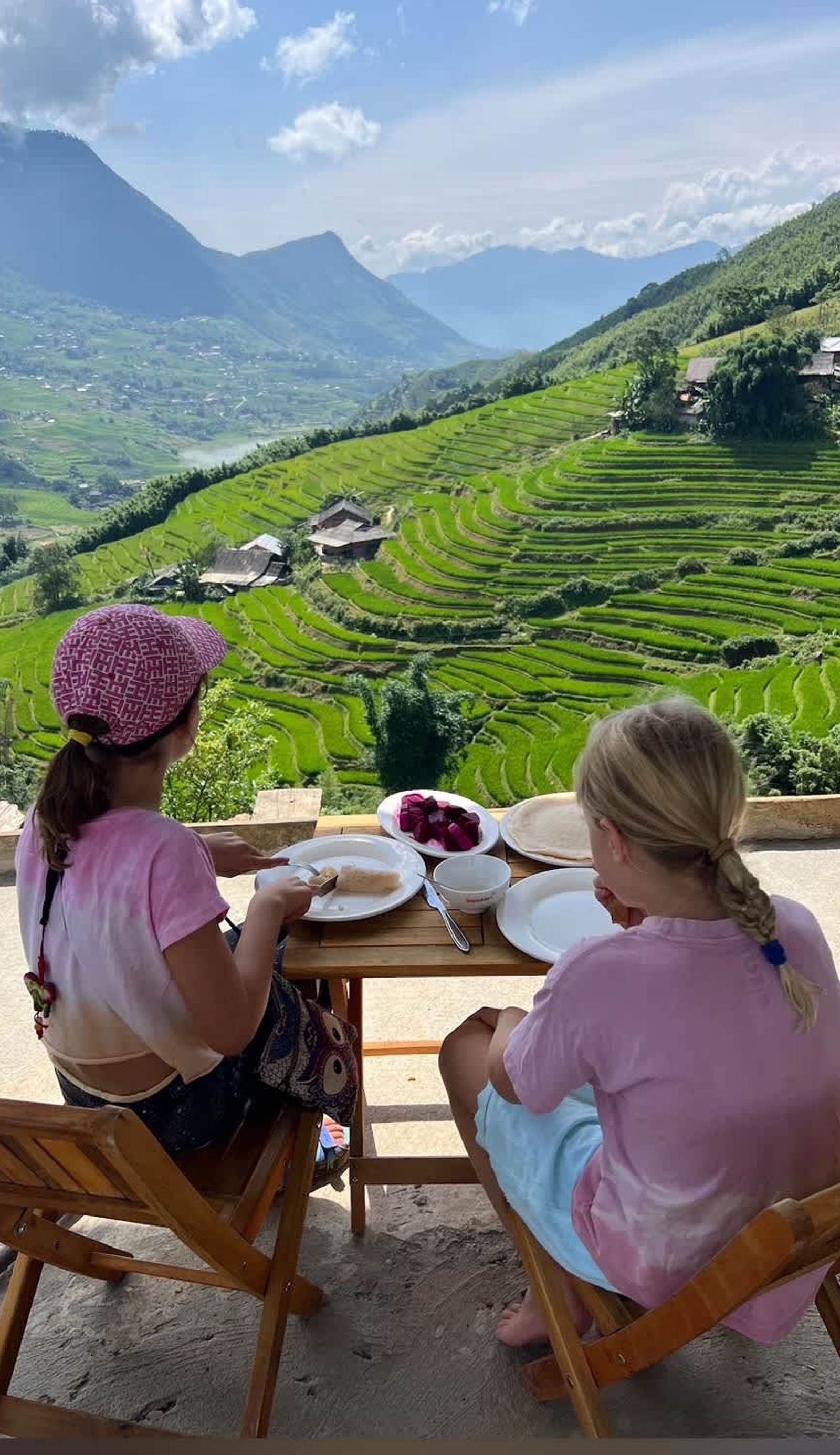 Dinh Sapa Trekking Adventures & Hostel