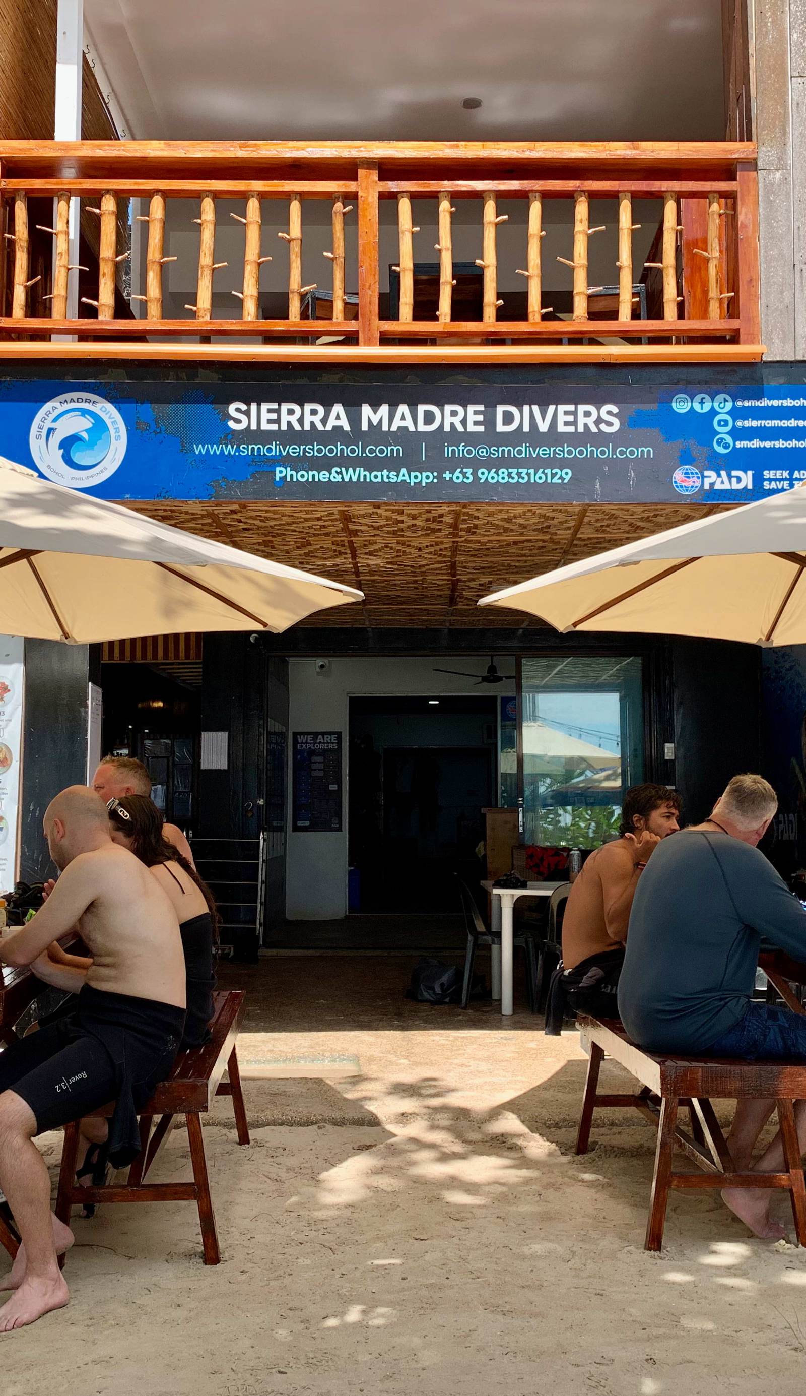 Sierra Madre Divers Dorm Room