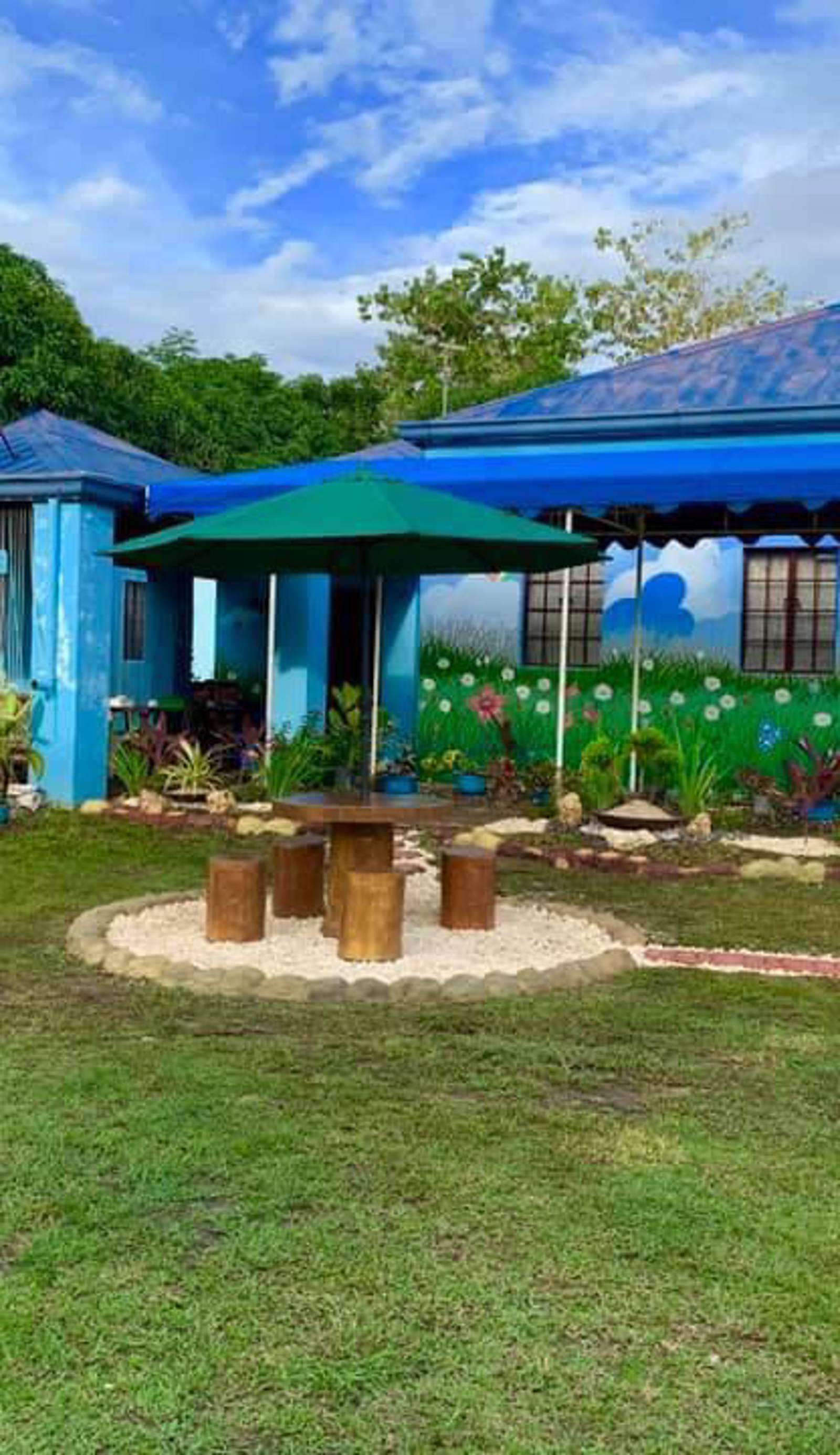 Blue Summer Suites & Restaurant