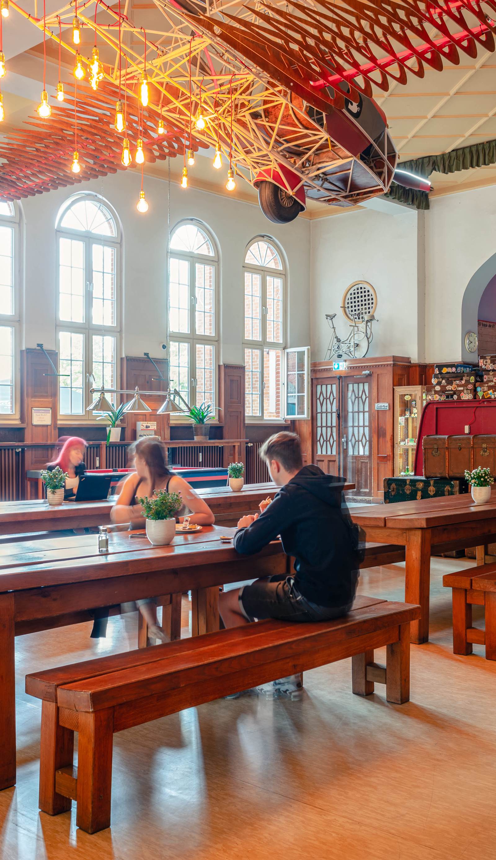 Three Little Pigs Hostel - Your Berlin Castle