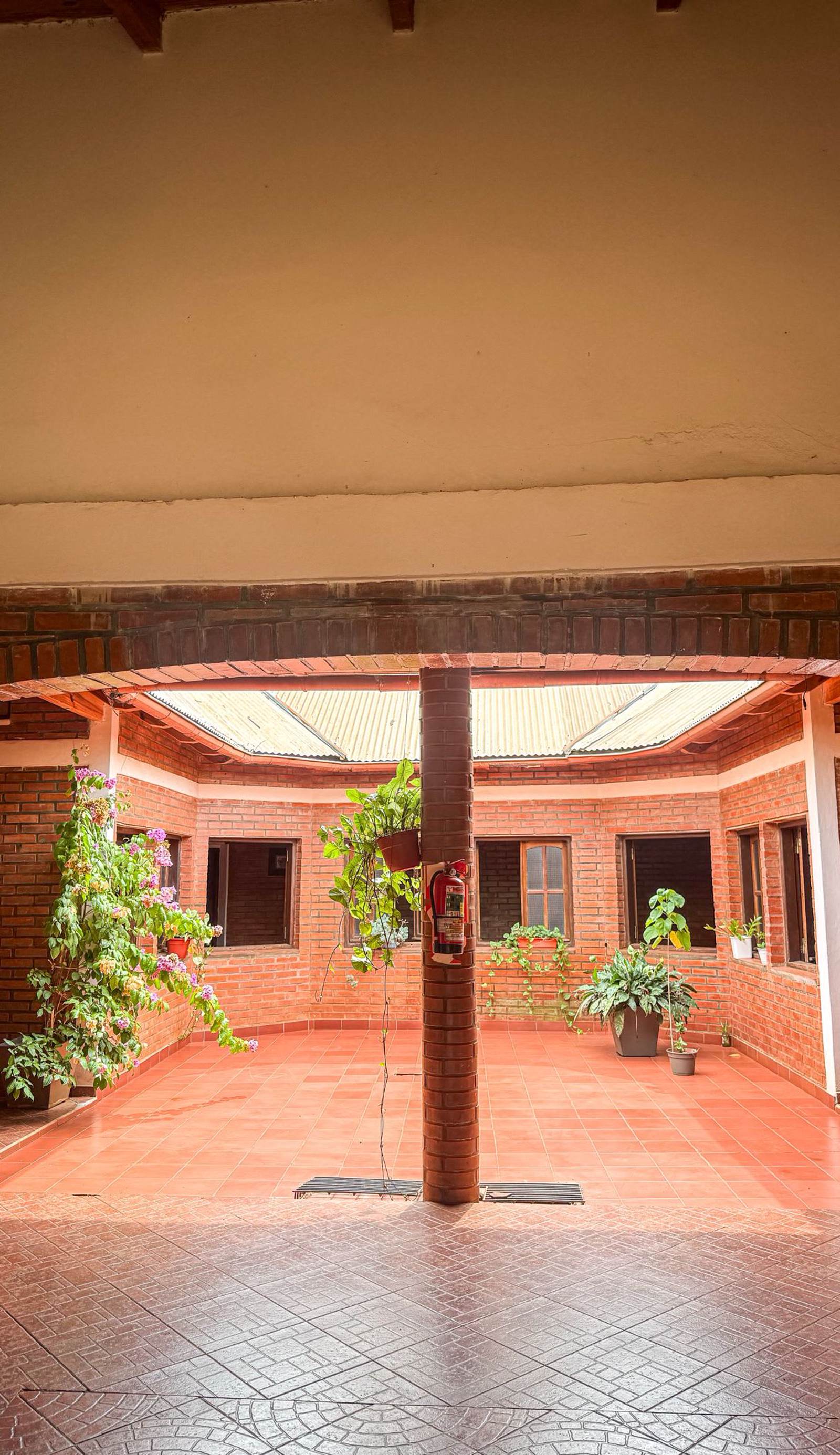 Hostel Madre America