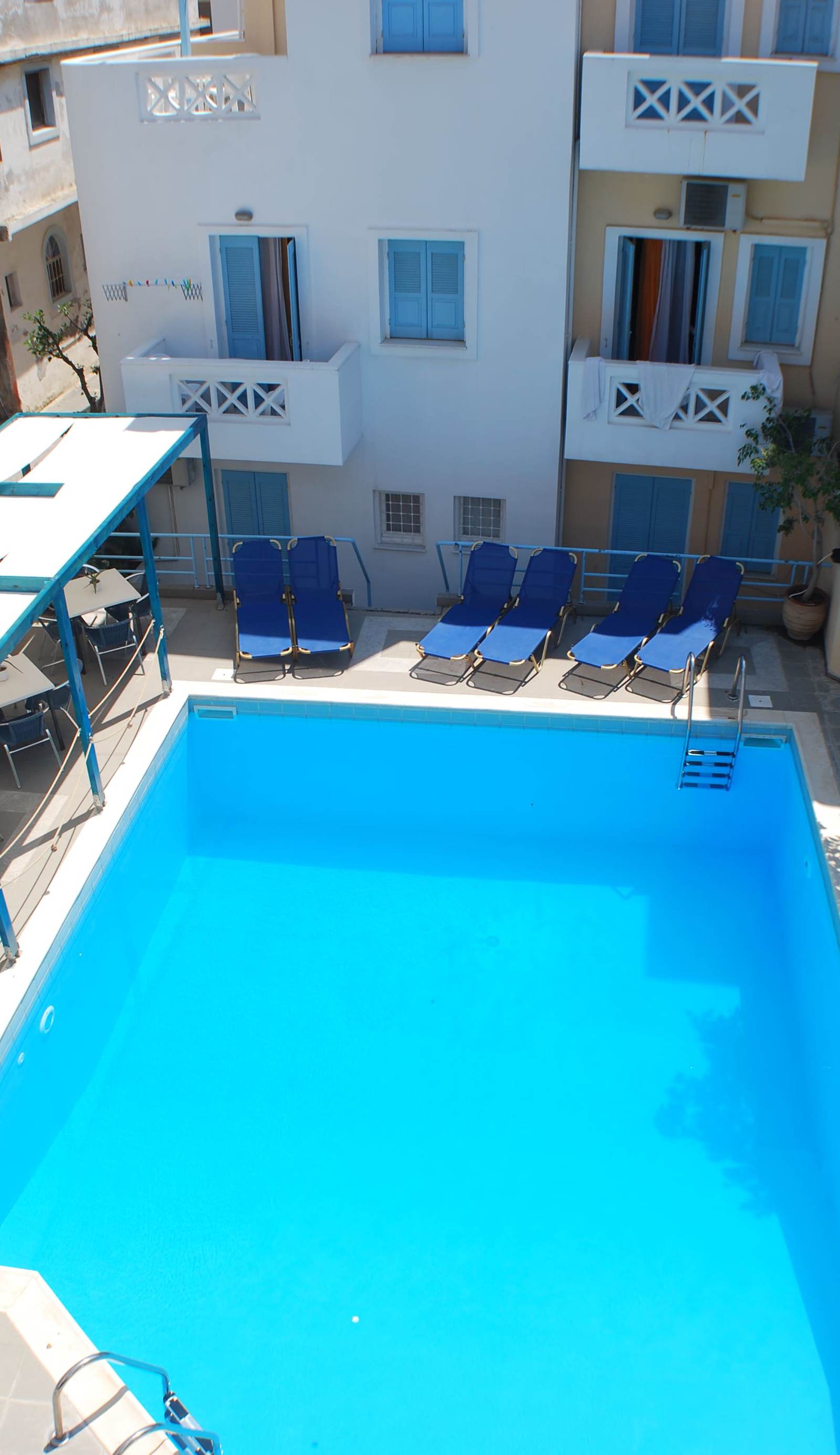 Renia Studios and Apartments