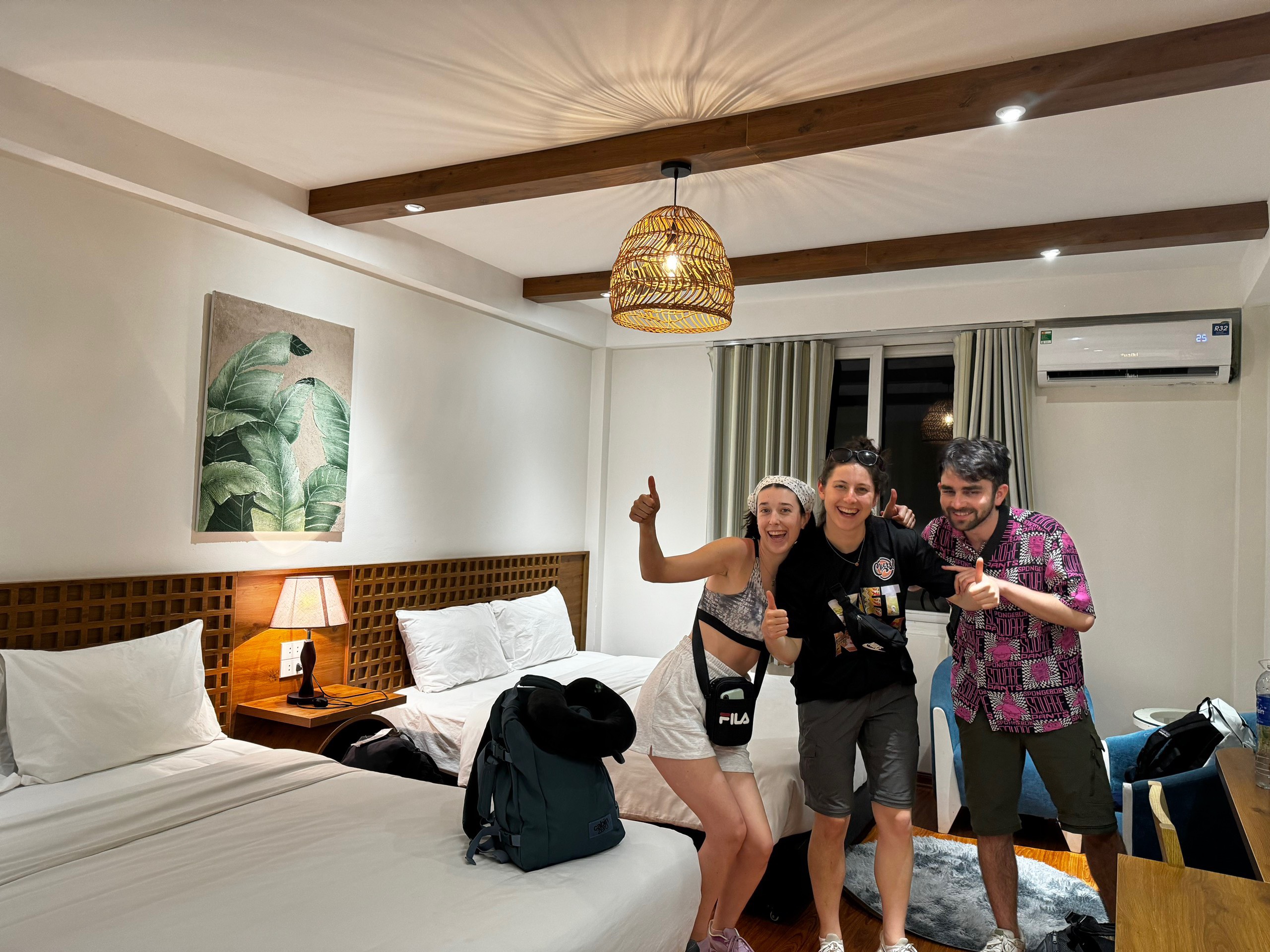 Cheers Hostel & Tours