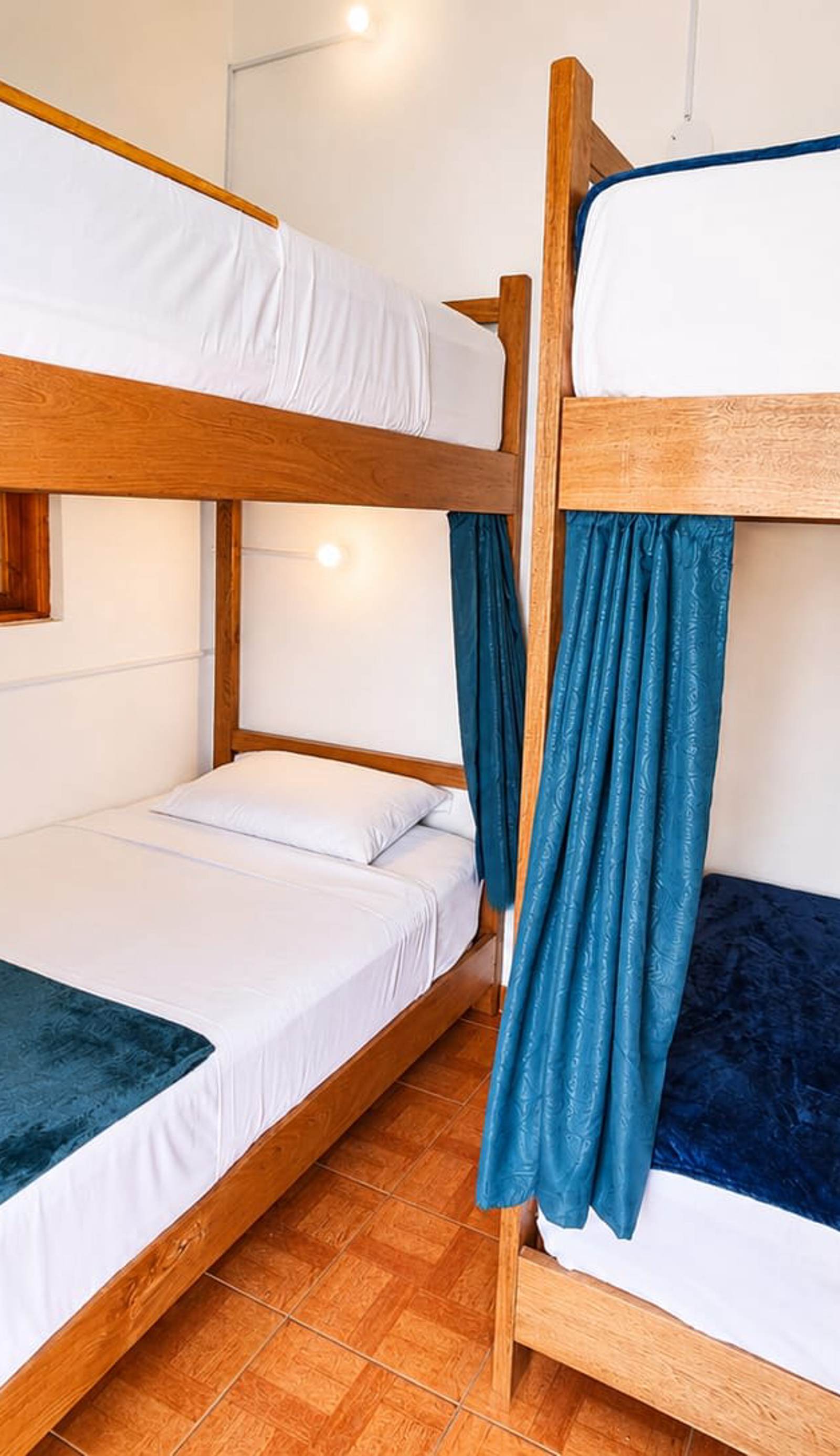 Roomii Hostel
