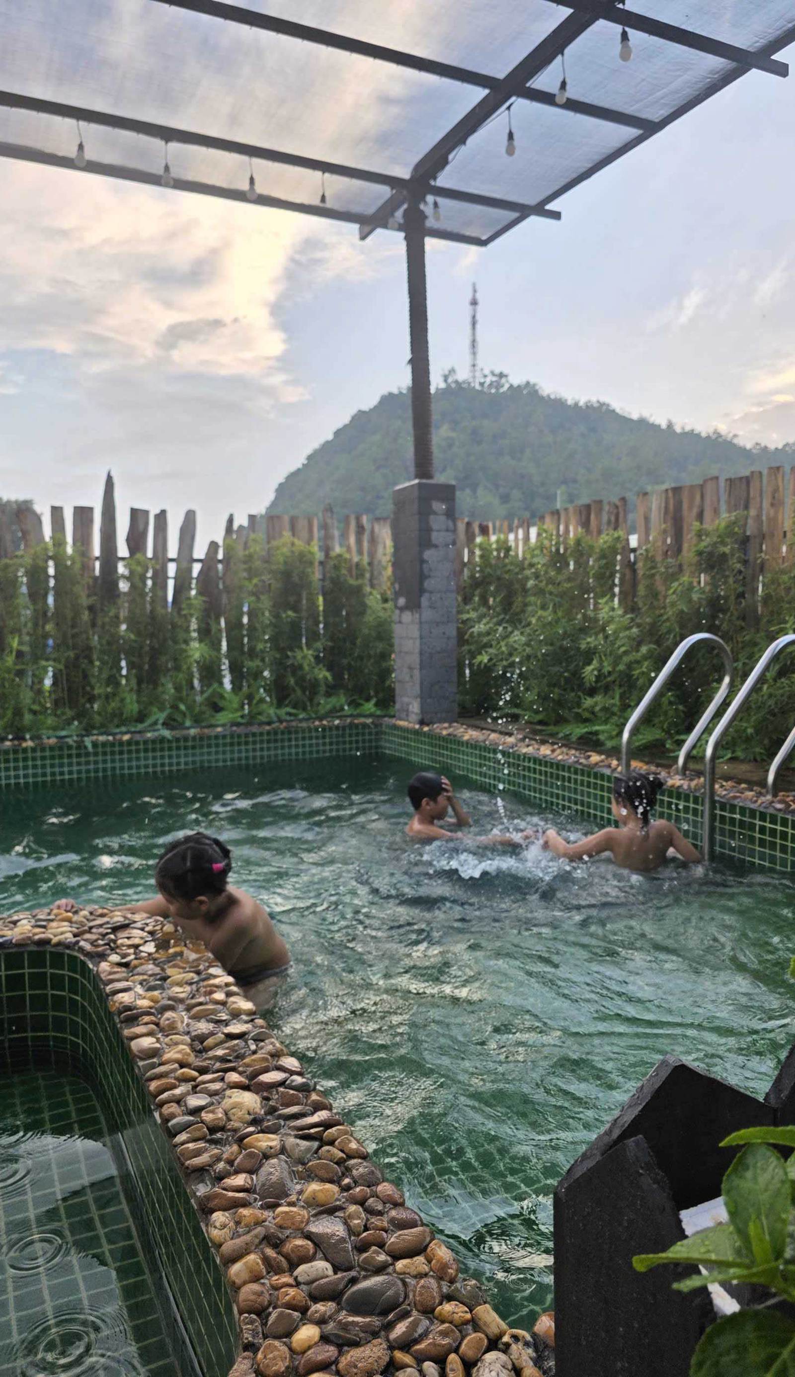 Shalva Homestay Cat Ba