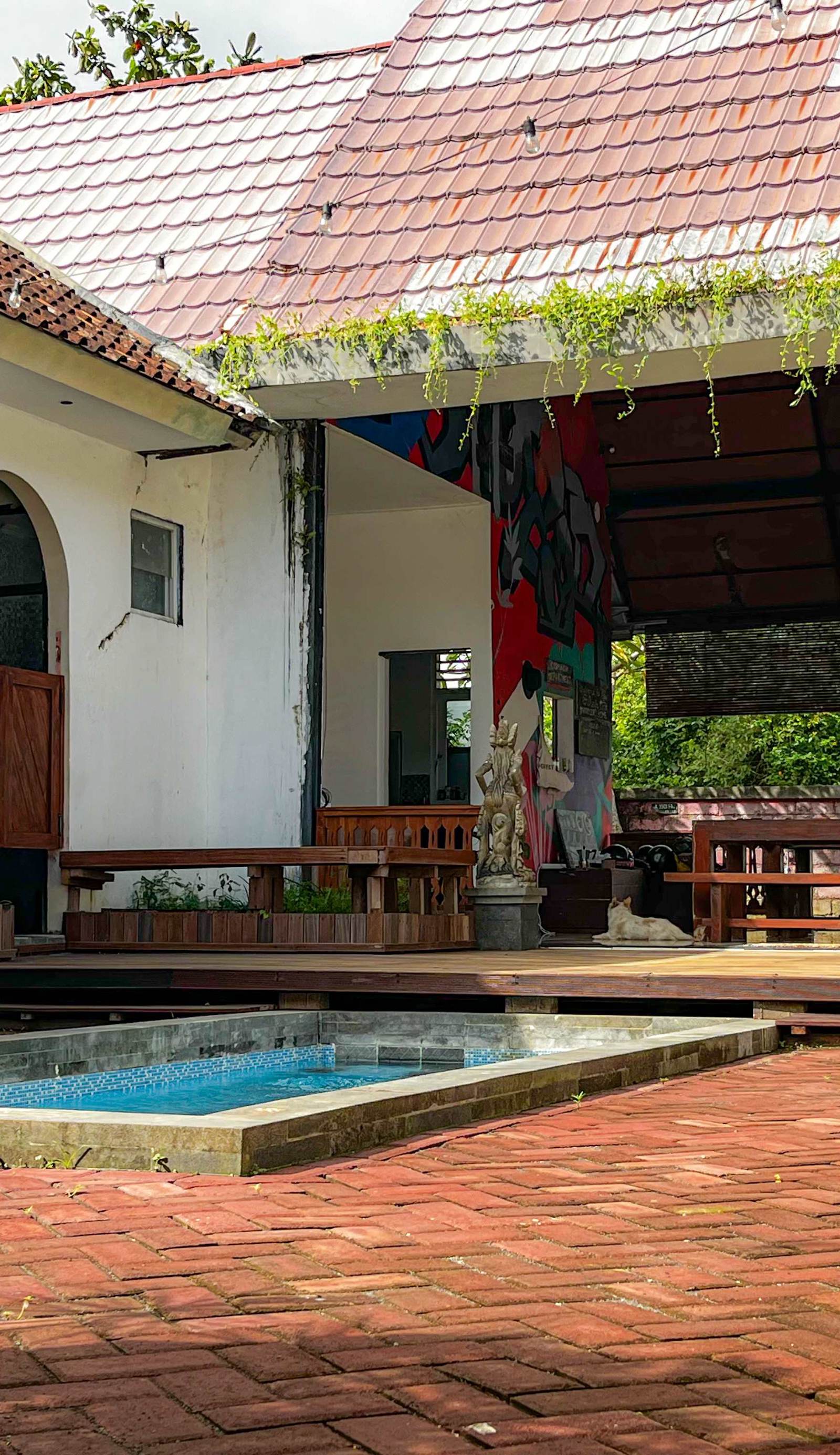Southern Oasis Backpackers