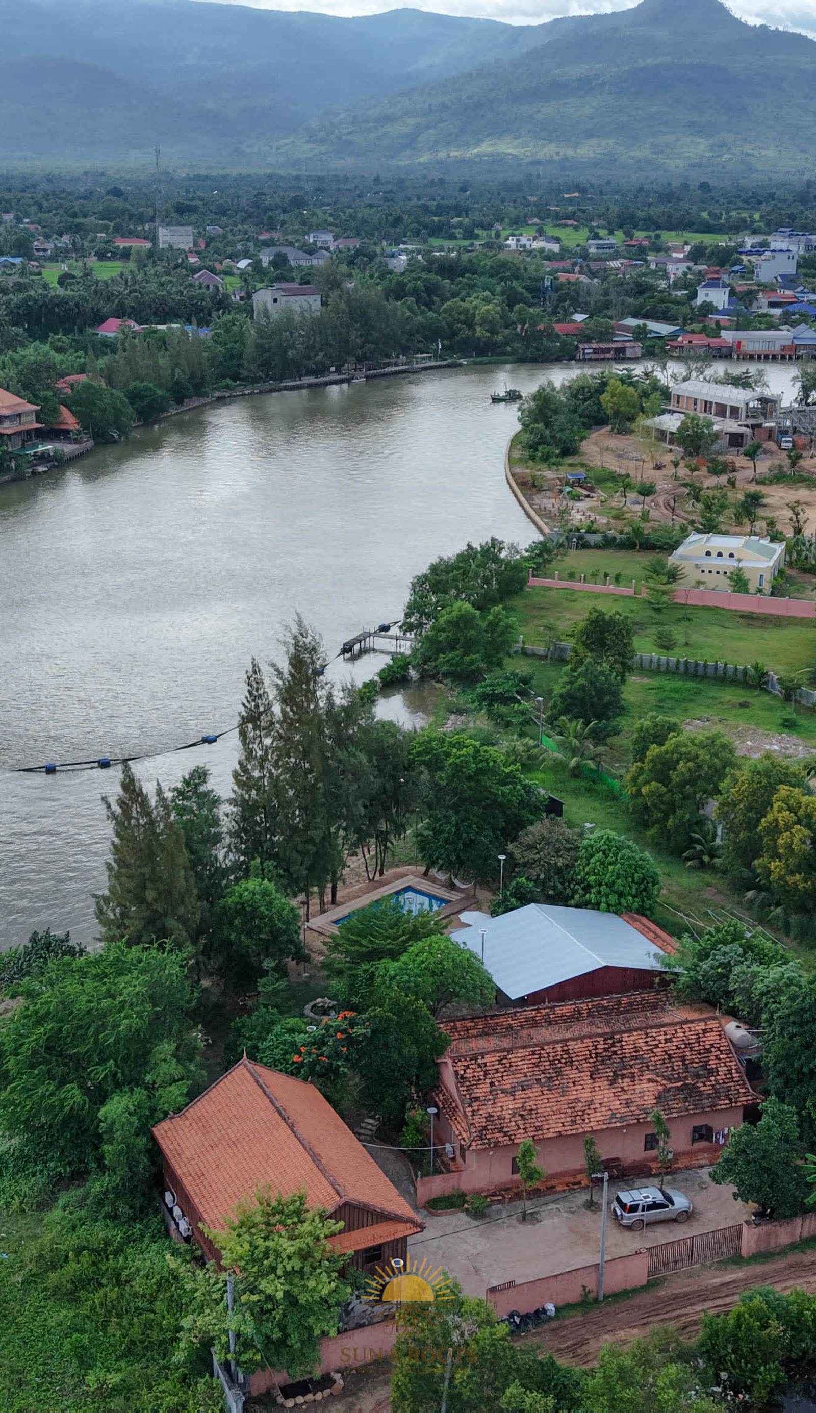 Sun & Roots Kampot Lodge