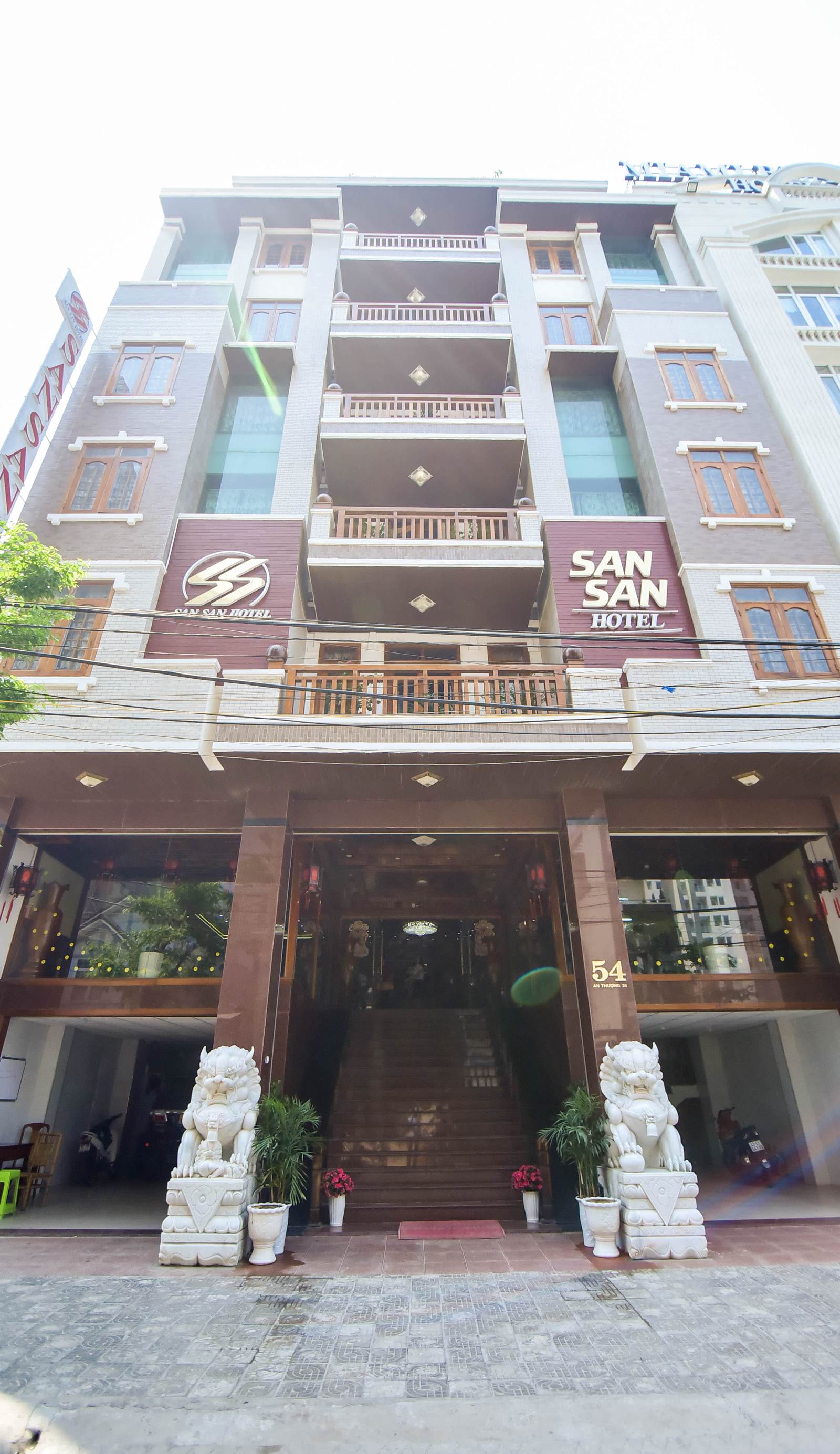 San San Hotel
