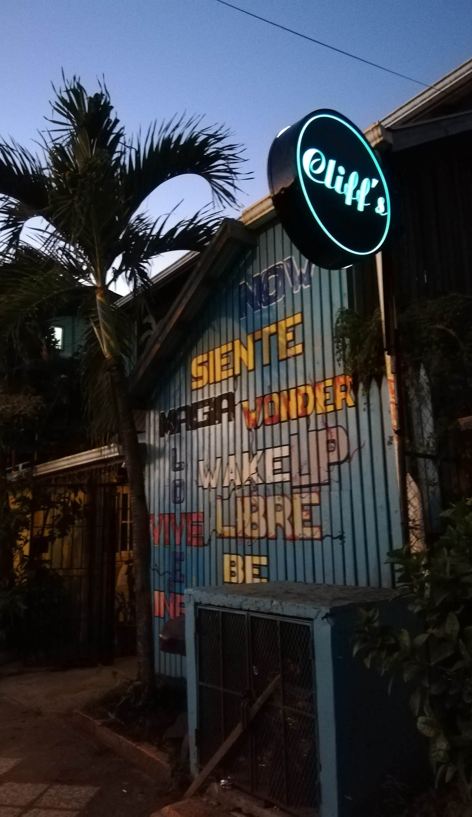 Cliff's Hostel