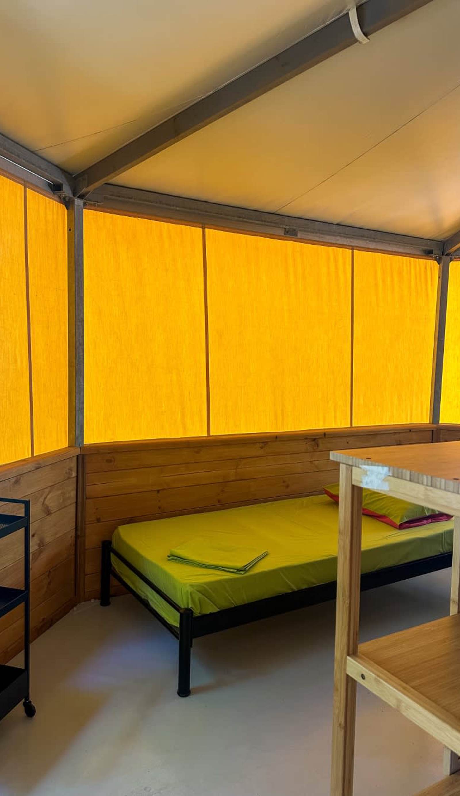 Armenistis Camping & Hostels