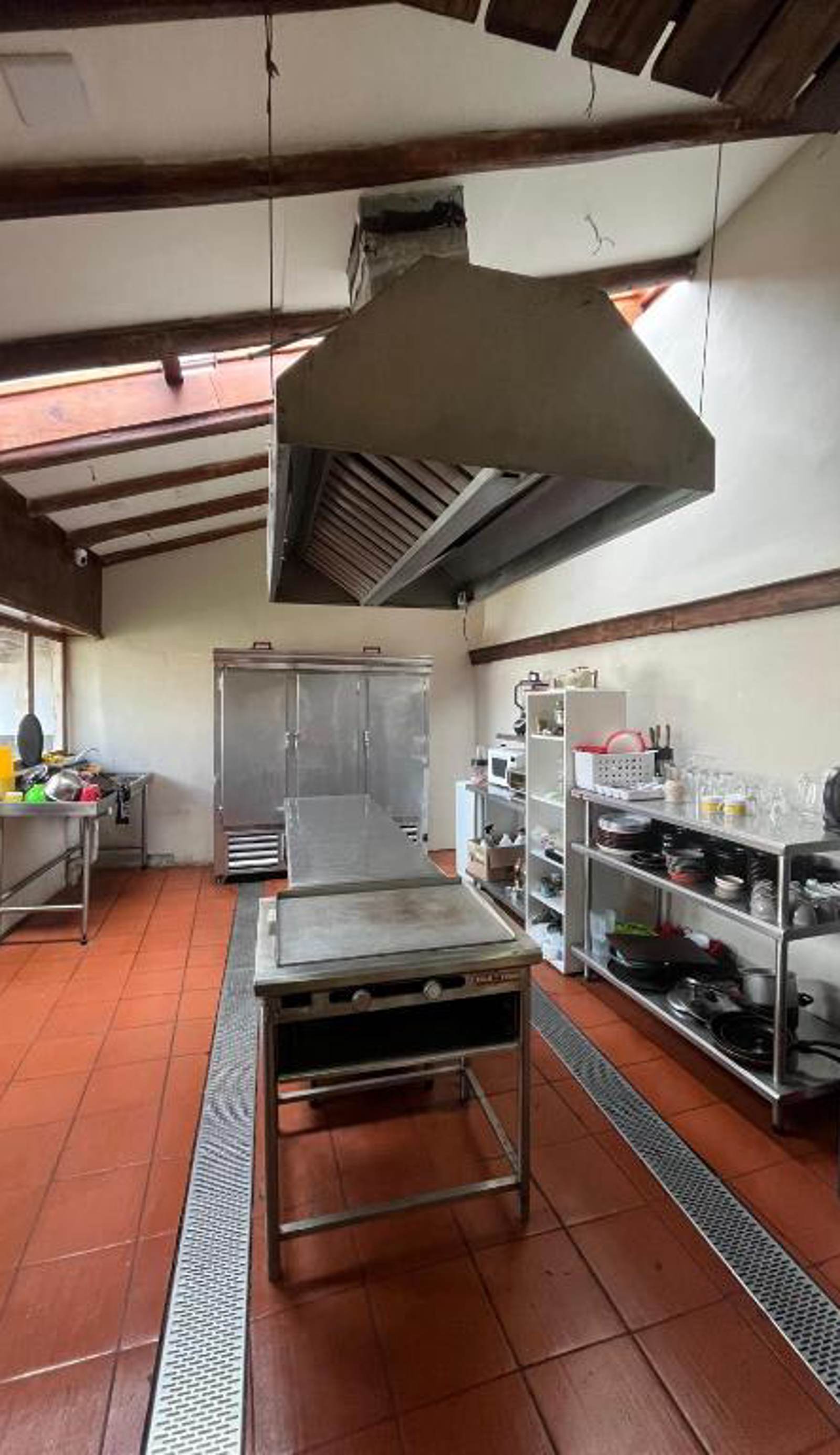 Beautiful hostel 5 blocks from Calderon Park