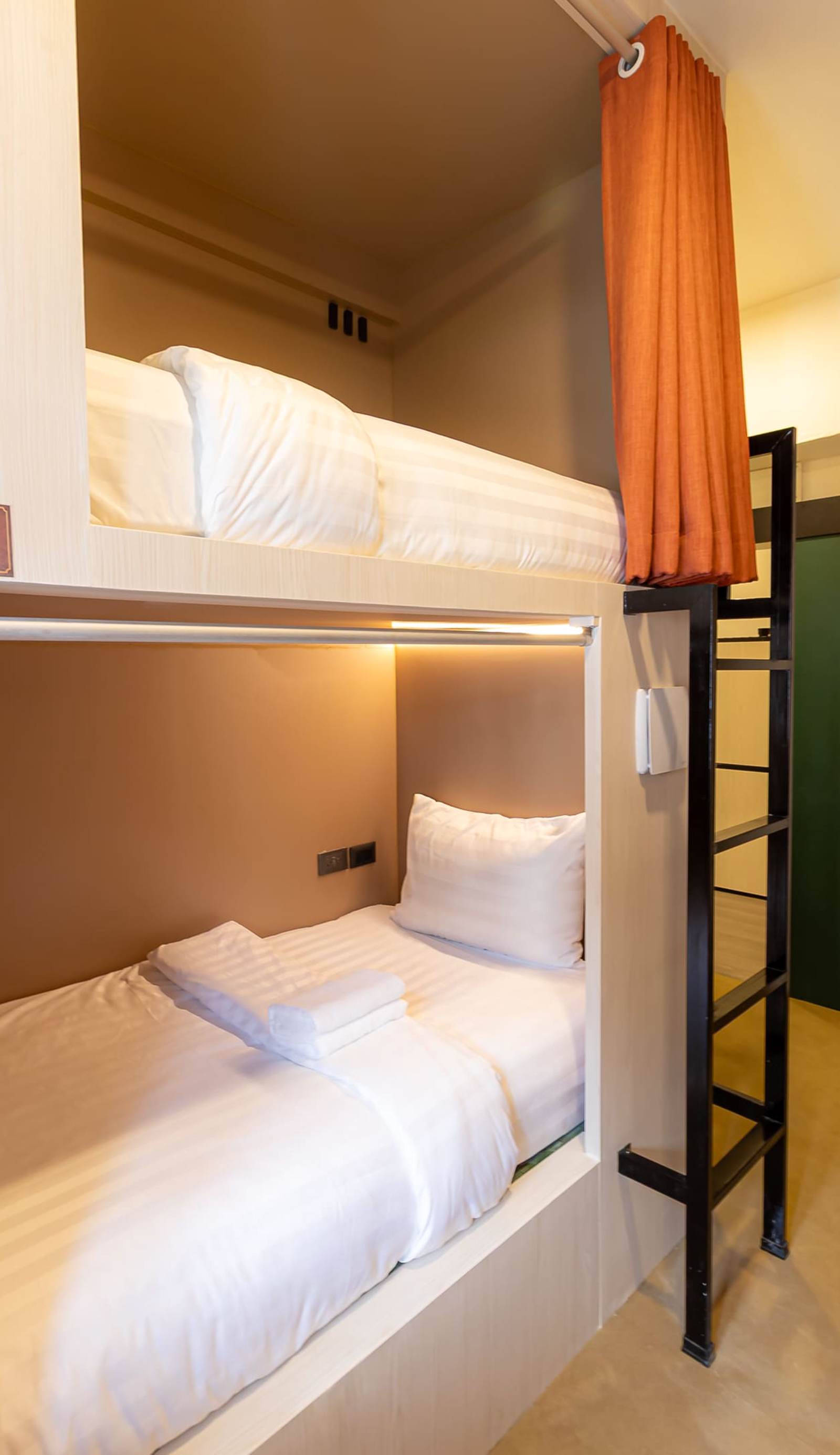 Social Pod Khao San Hostel