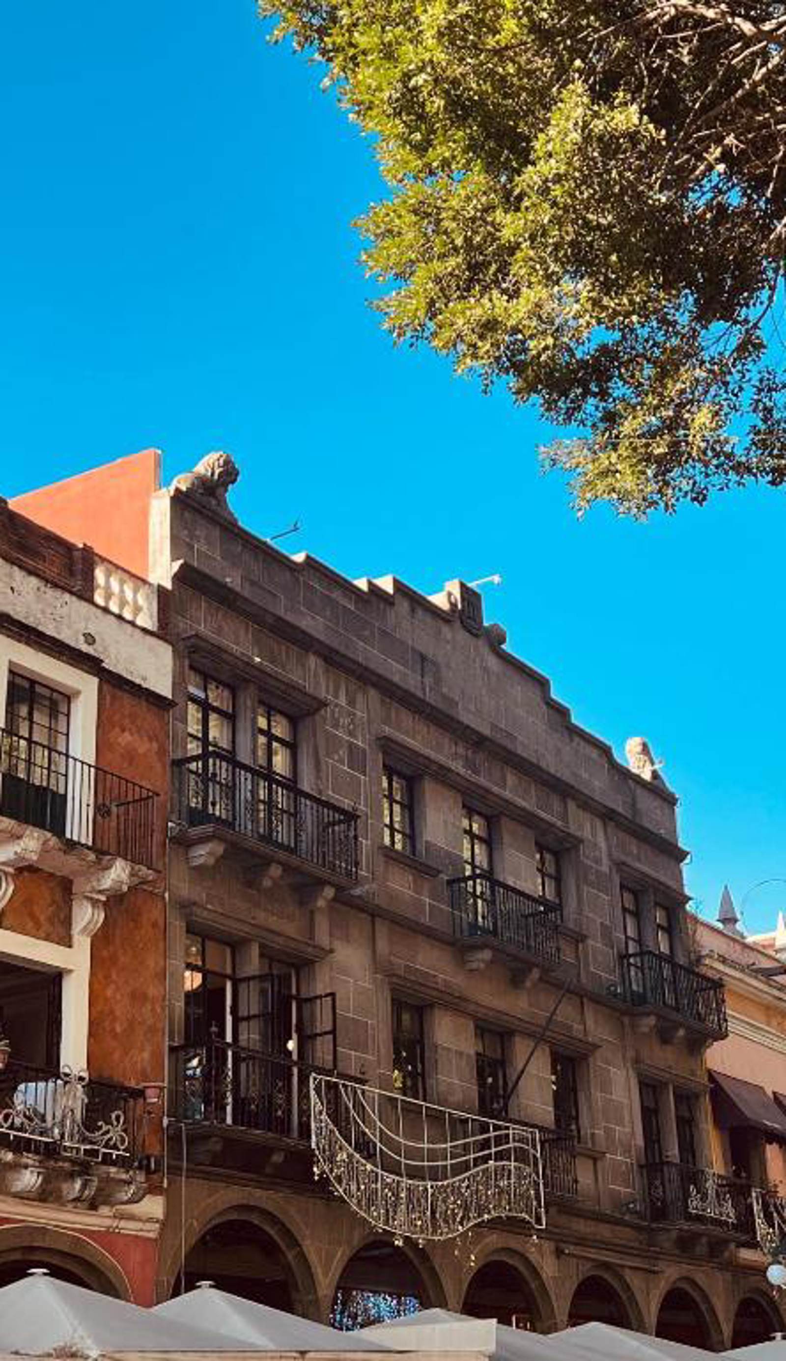 Morada Hotel & Hostal