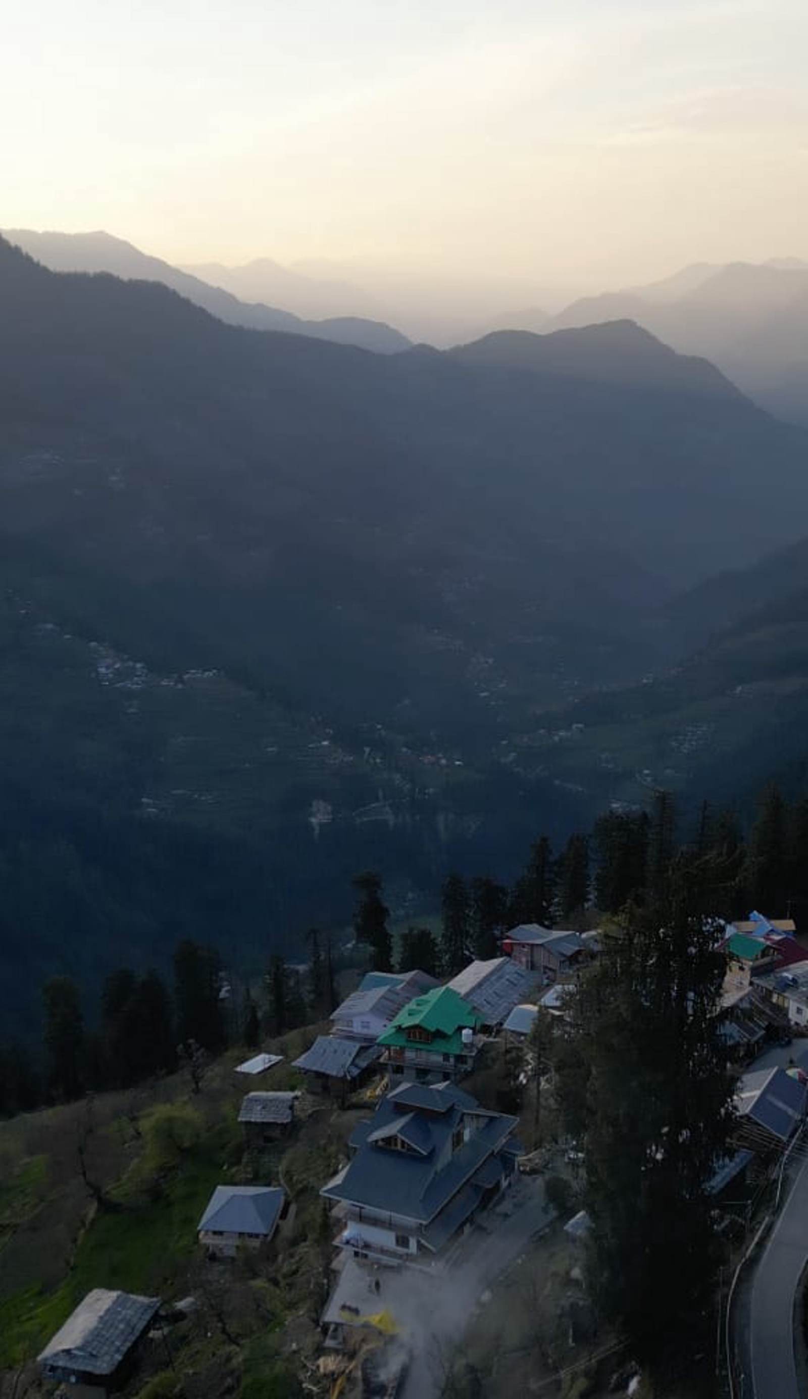 Nesto Stay and Cafe, Shoja Jibhi