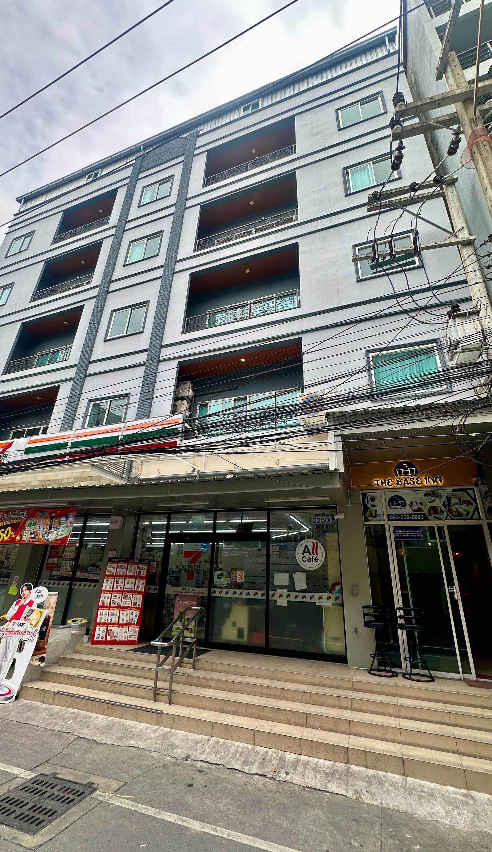 The Base Inn Pattaya